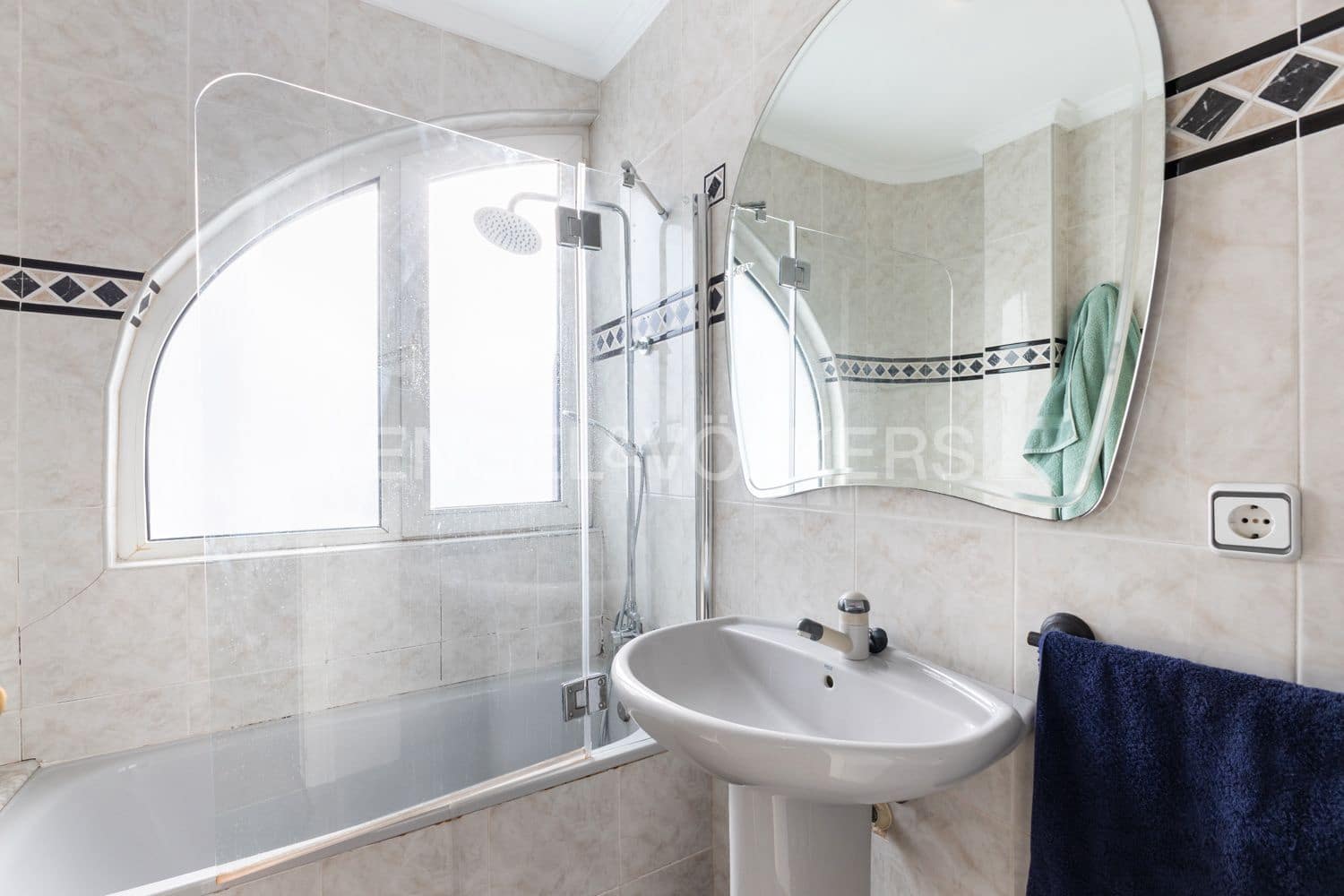 4 bedroom Townhouse for sale in Albal with garage - € 495,000 (Ref: 9238908)