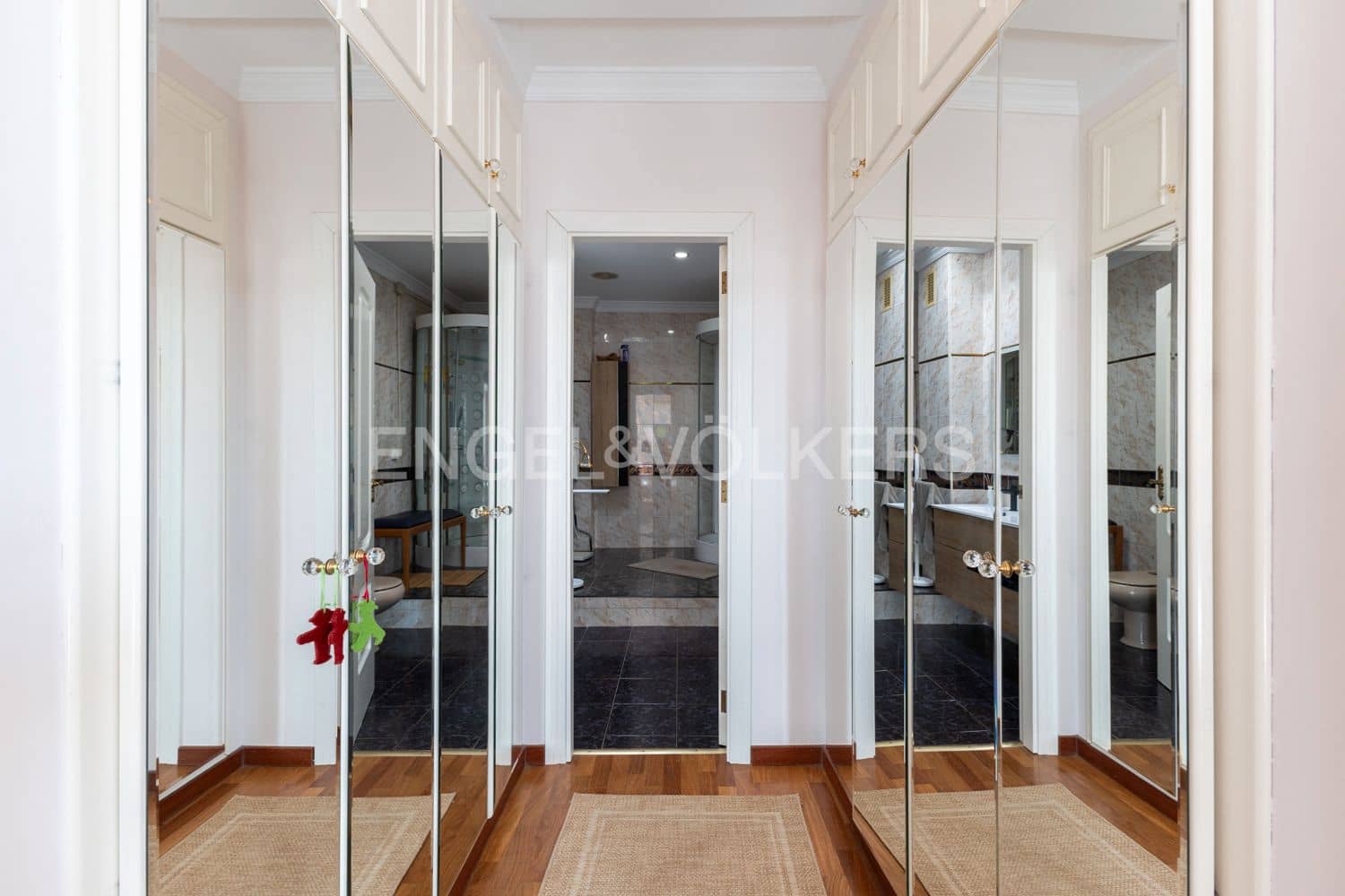 4 bedroom Townhouse for sale in Albal with garage - € 495,000 (Ref: 9238908)