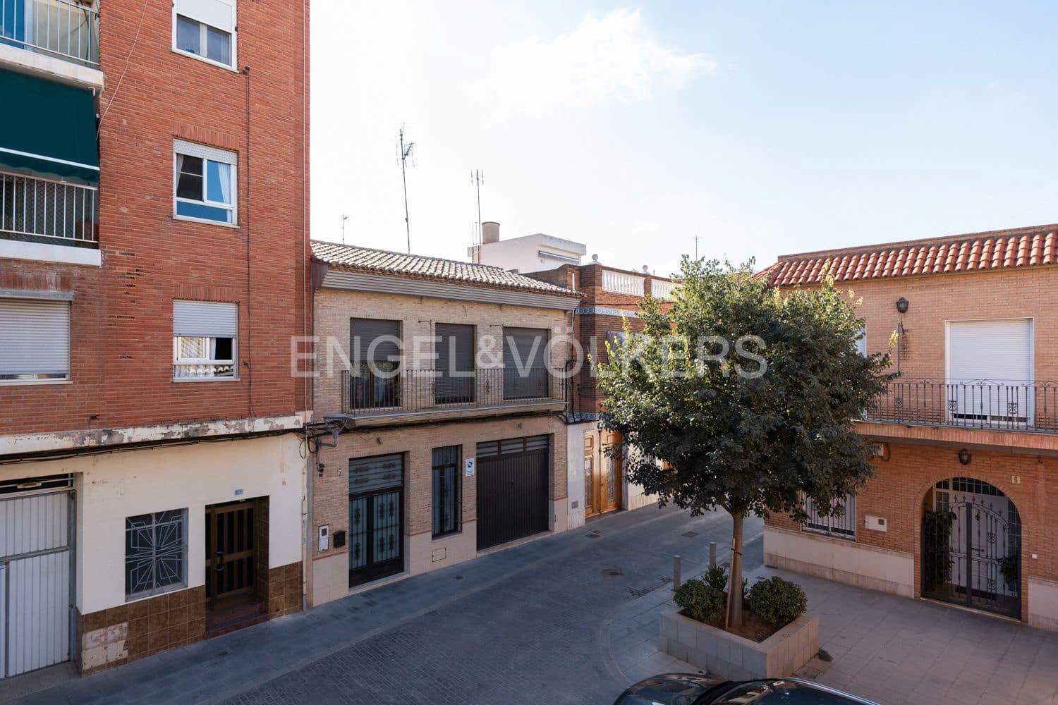 4 bedroom Townhouse for sale in Albal with garage - € 495,000 (Ref: 9238908)