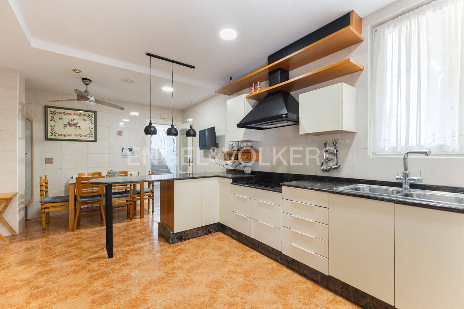 4 bedroom Townhouse for sale in Albal with garage - € 495,000 (Ref: 9238908)