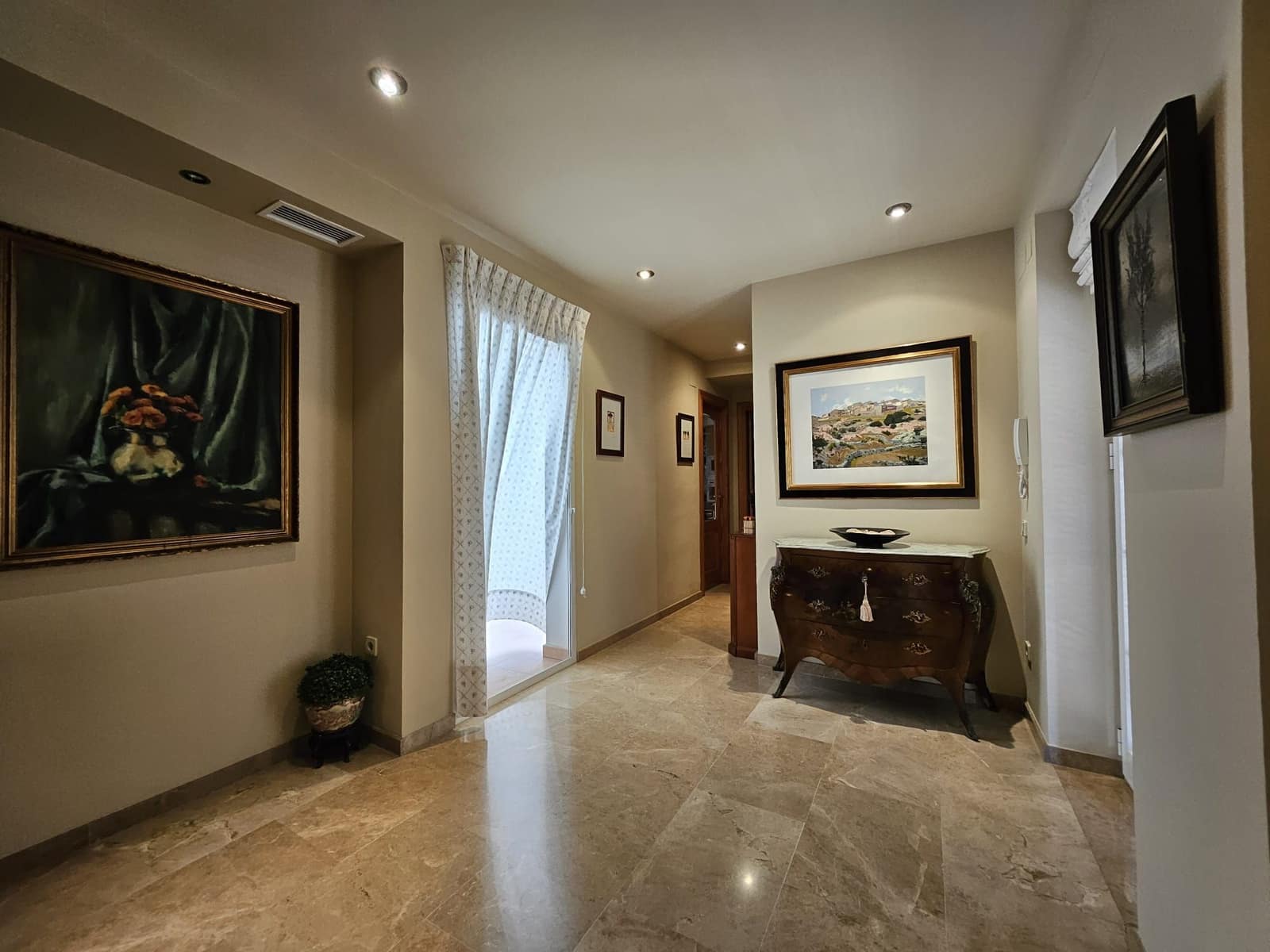 4 bedroom Villa for rent in Corbera with garage - € 1,500 (Ref: 9249431)