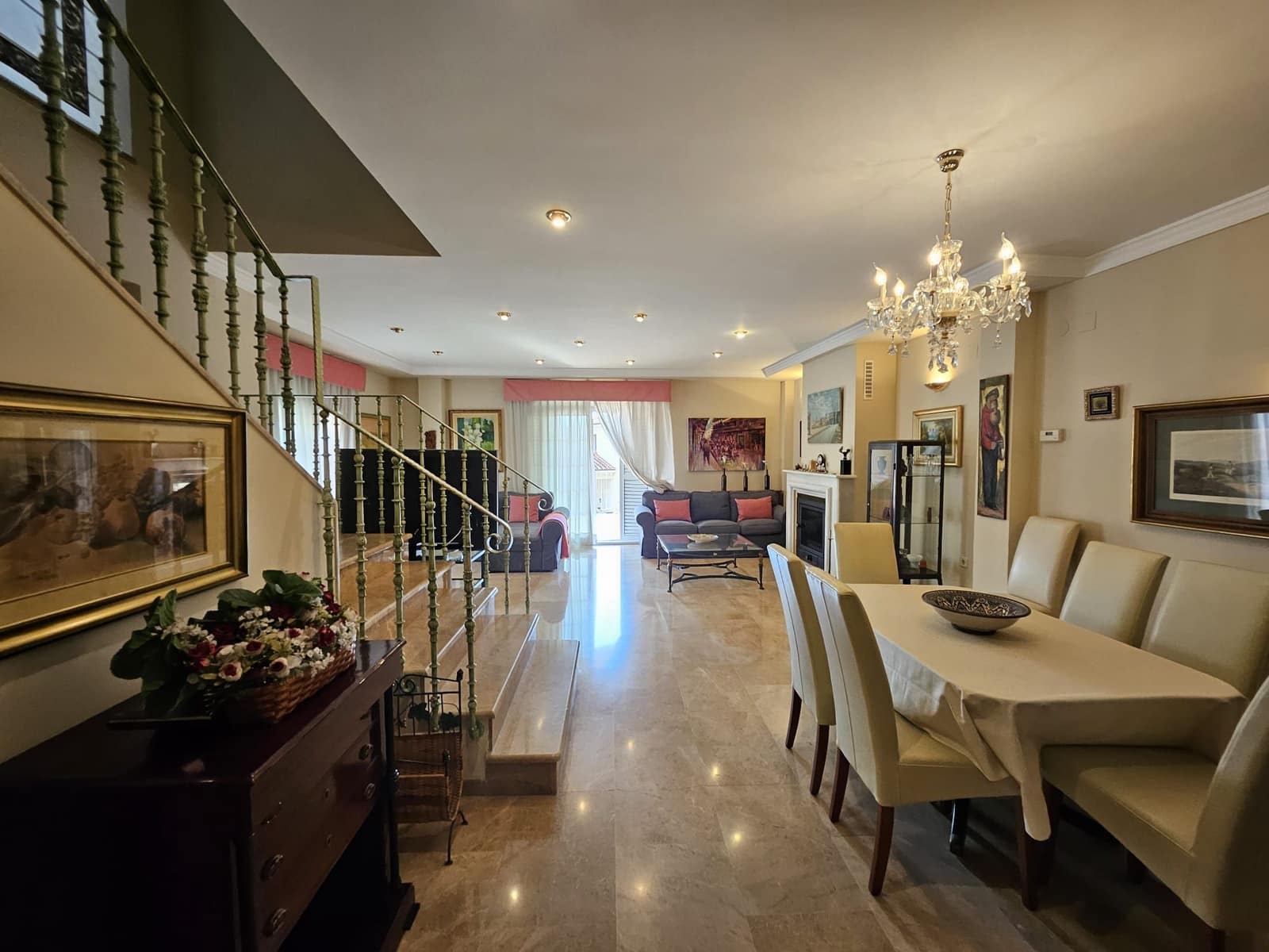 4 bedroom Villa for rent in Corbera with garage - € 1,500 (Ref: 9249431)