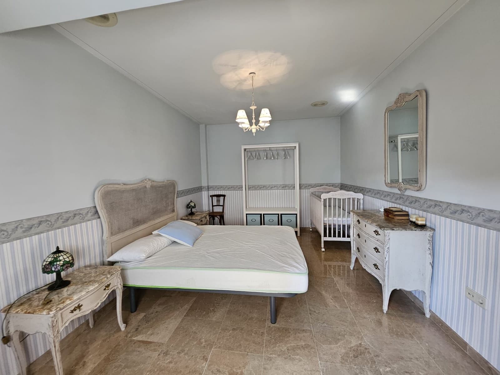 4 bedroom Villa for rent in Corbera with garage - € 1,500 (Ref: 9249431)