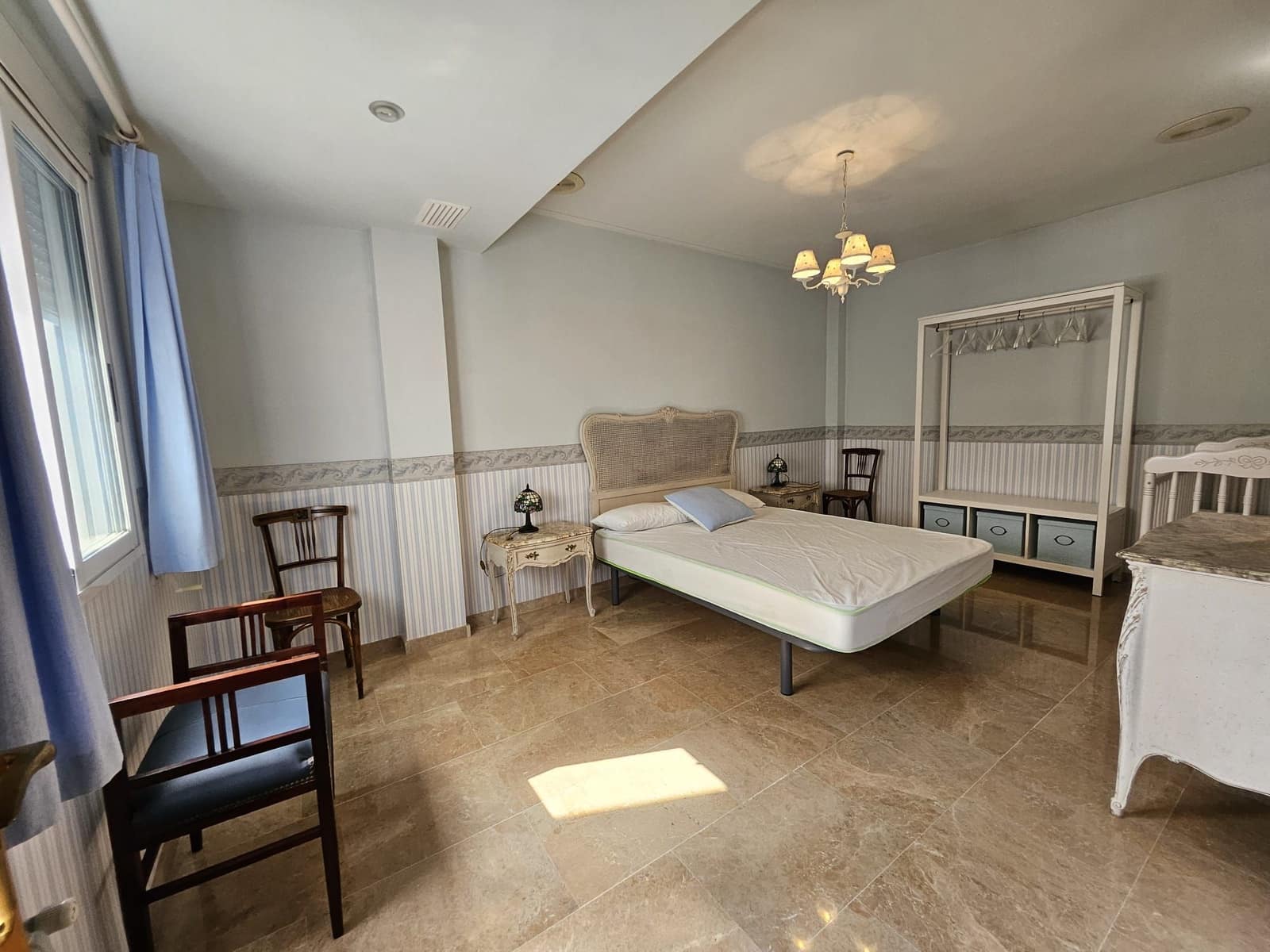 4 bedroom Villa for rent in Corbera with garage - € 1,500 (Ref: 9249431)