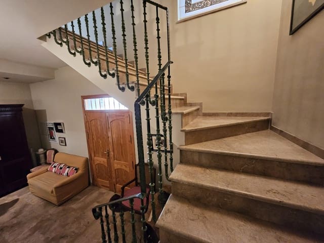 4 bedroom Villa for rent in Corbera with garage - € 1,500 (Ref: 9249431)