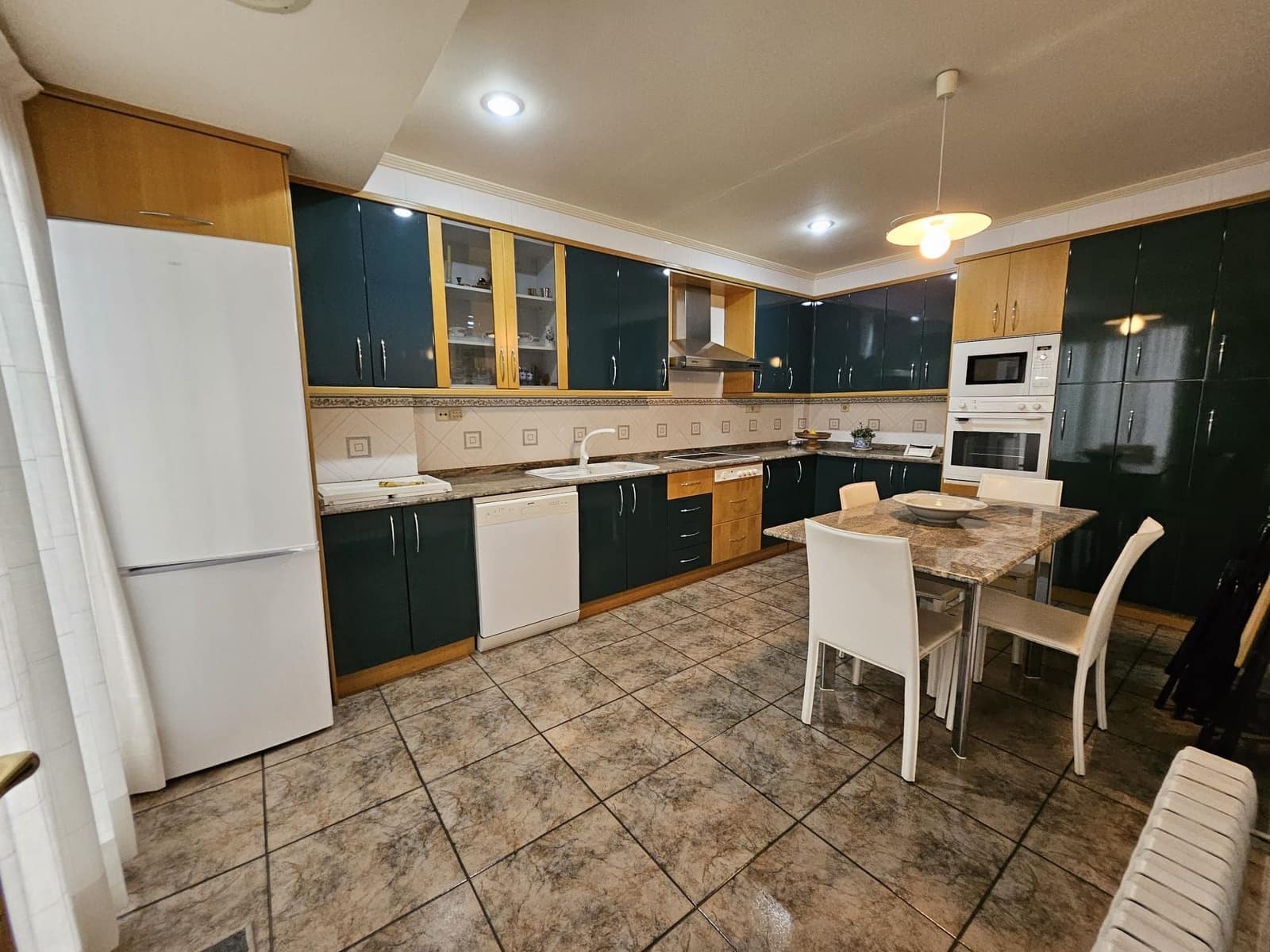 4 bedroom Villa for rent in Corbera with garage - € 1,500 (Ref: 9249431)