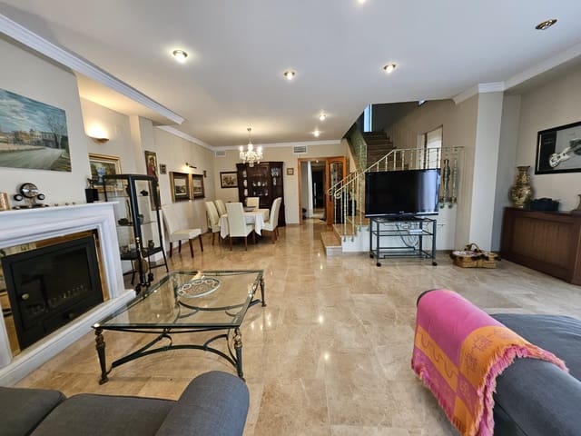 4 bedroom Villa for rent in Corbera with garage - € 1,500 (Ref: 9249431)