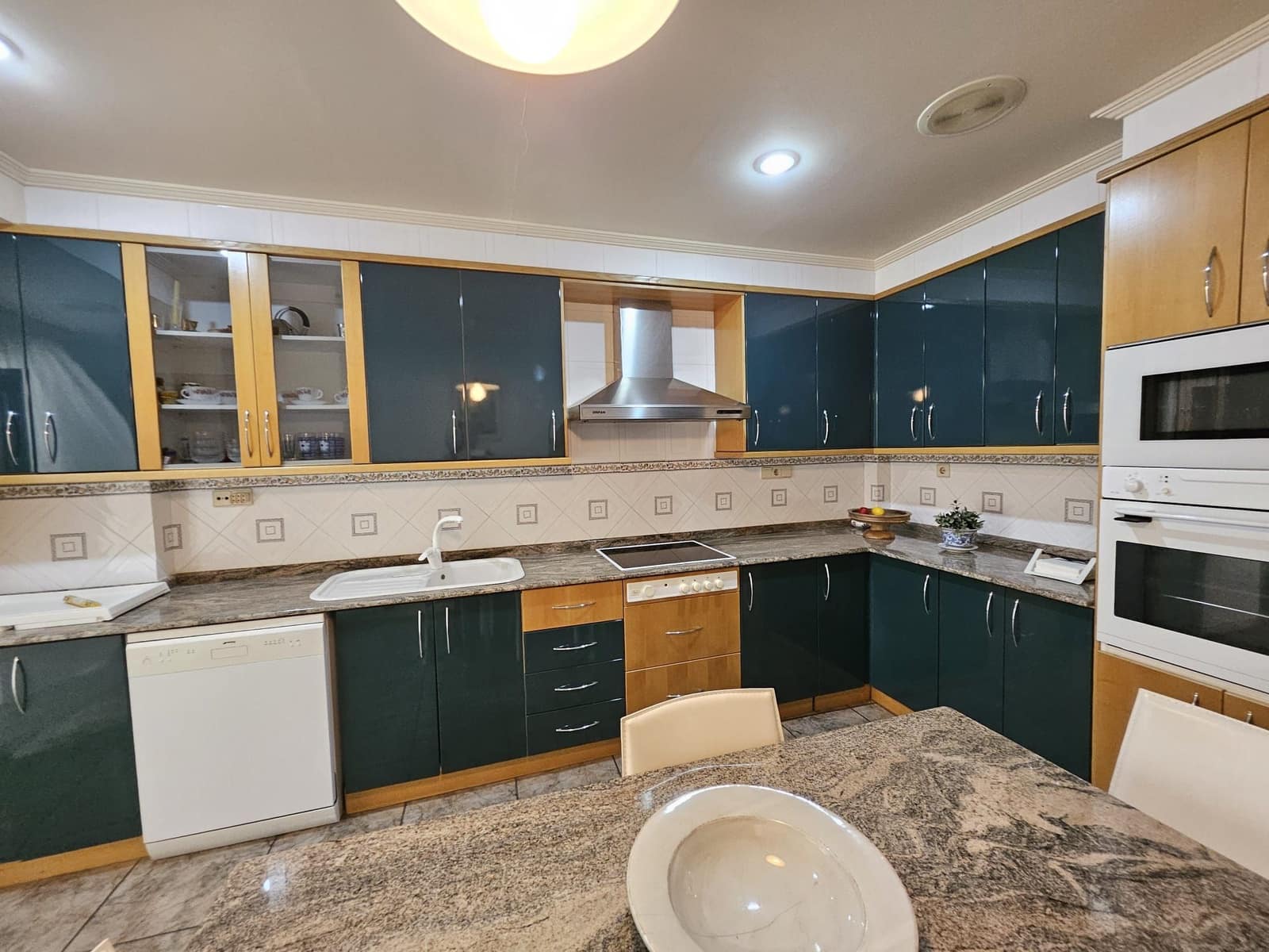 4 bedroom Villa for rent in Corbera with garage - € 1,500 (Ref: 9249431)