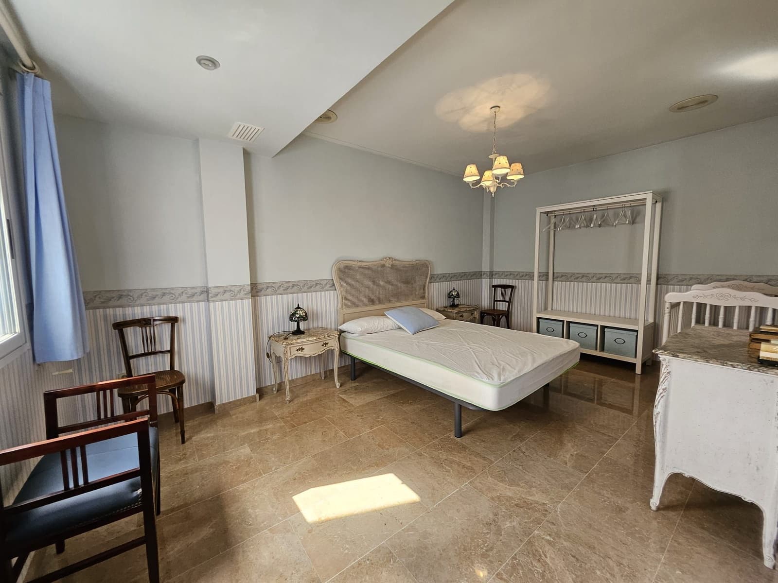 4 bedroom Villa for rent in Corbera with garage - € 1,500 (Ref: 9249431)