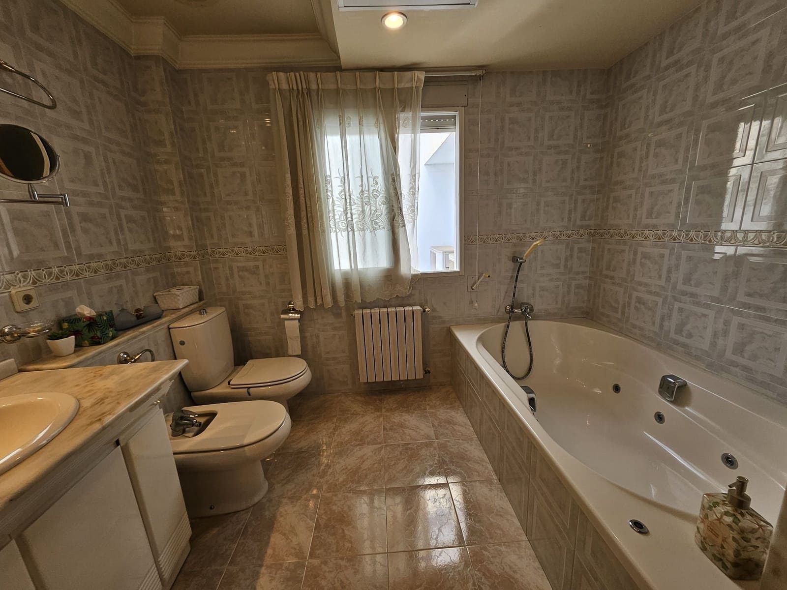 4 bedroom Villa for rent in Corbera with garage - € 1,500 (Ref: 9249431)