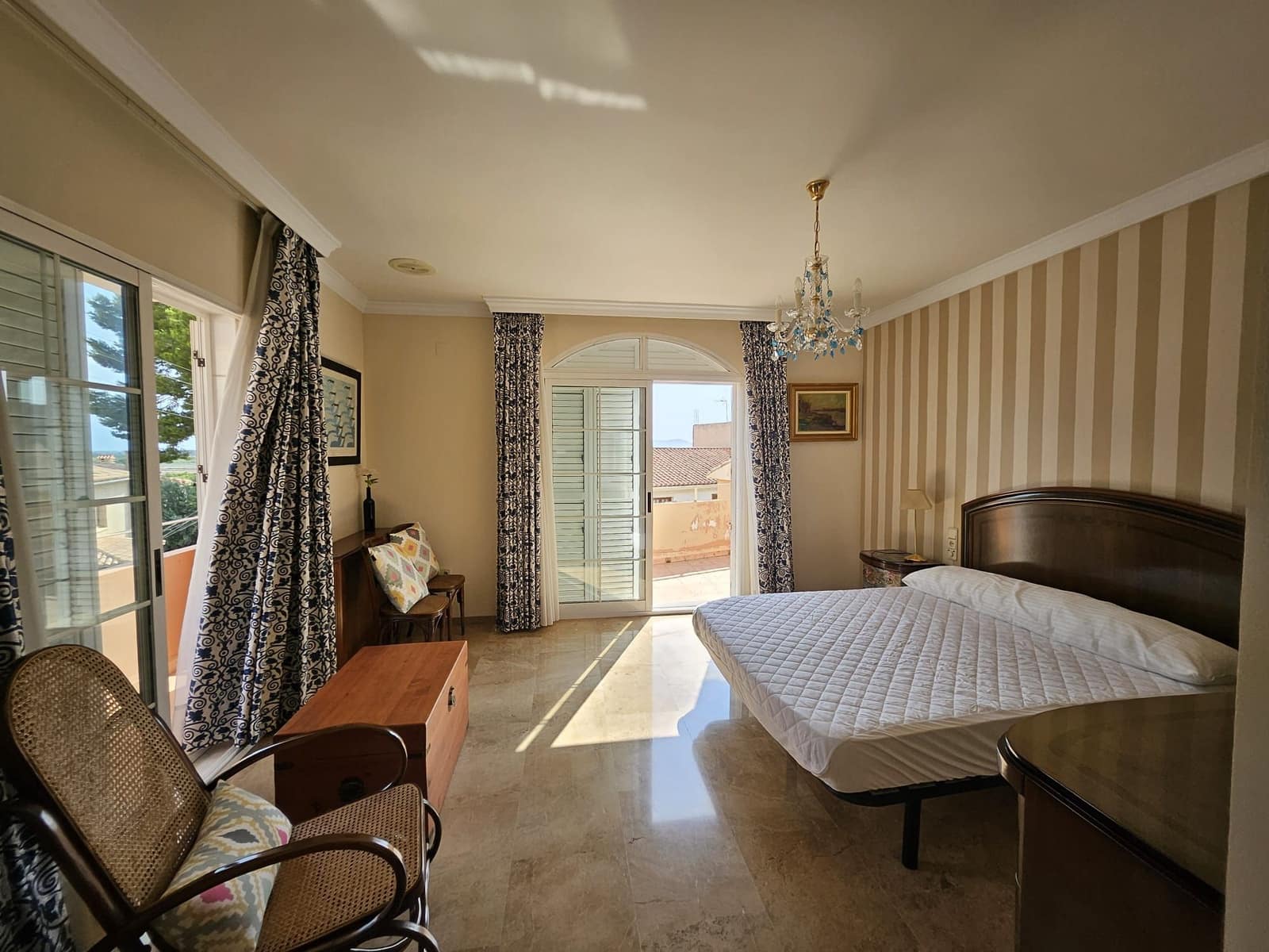 4 bedroom Villa for rent in Corbera with garage - € 1,500 (Ref: 9249431)