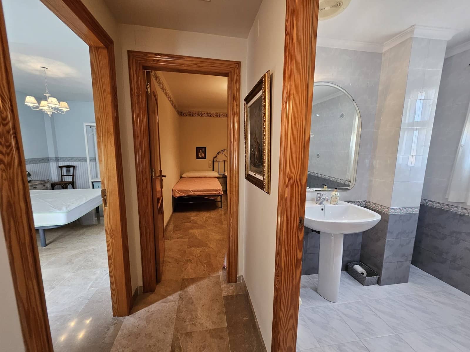 4 bedroom Villa for rent in Corbera with garage - € 1,500 (Ref: 9249431)