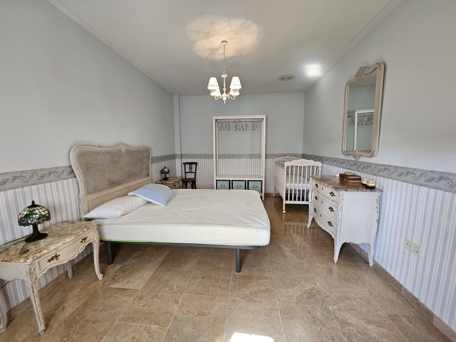 4 bedroom Villa for rent in Corbera with garage - € 1,500 (Ref: 9249431)