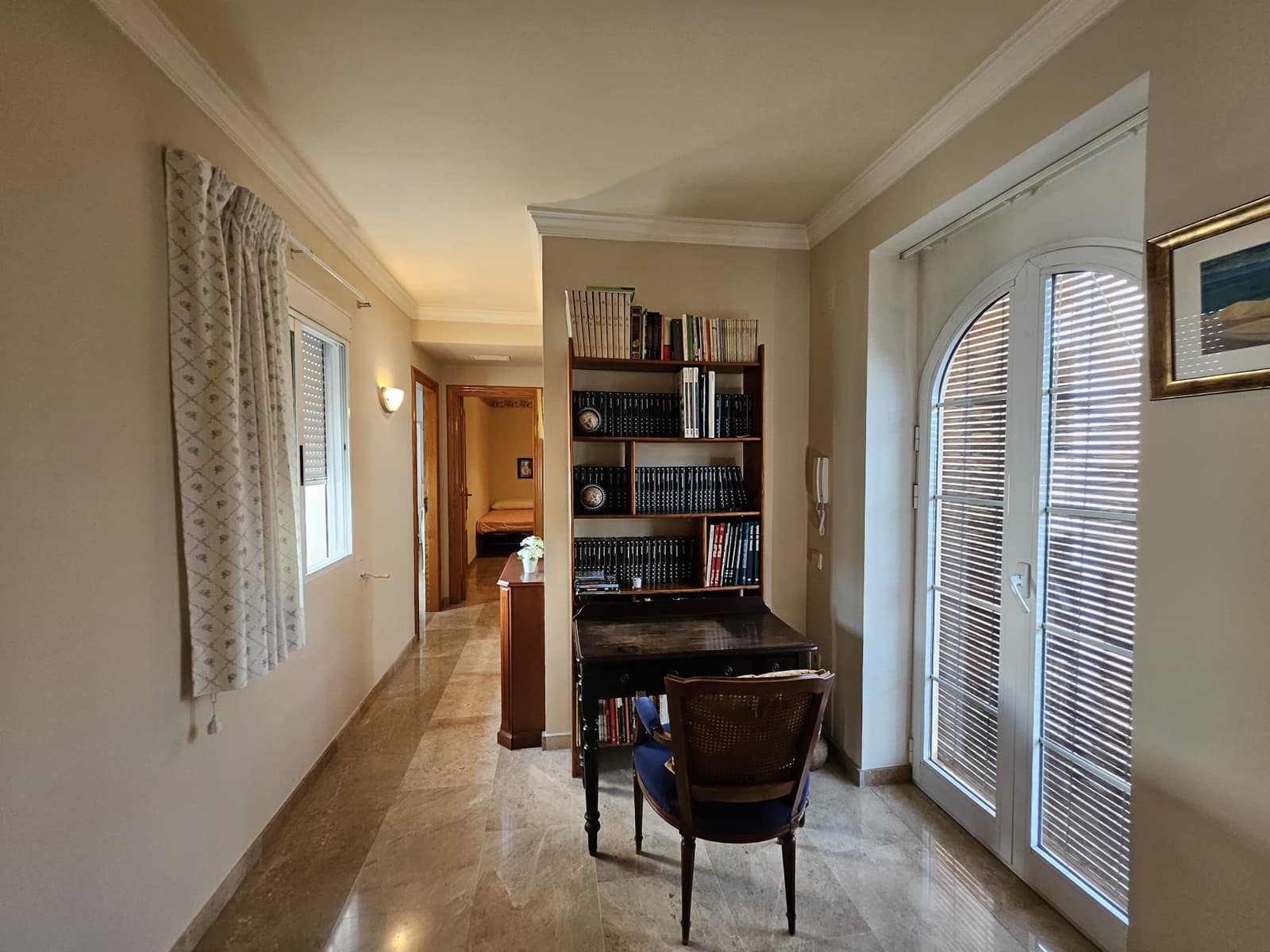 4 bedroom Villa for rent in Corbera with garage - € 1,500 (Ref: 9249431)
