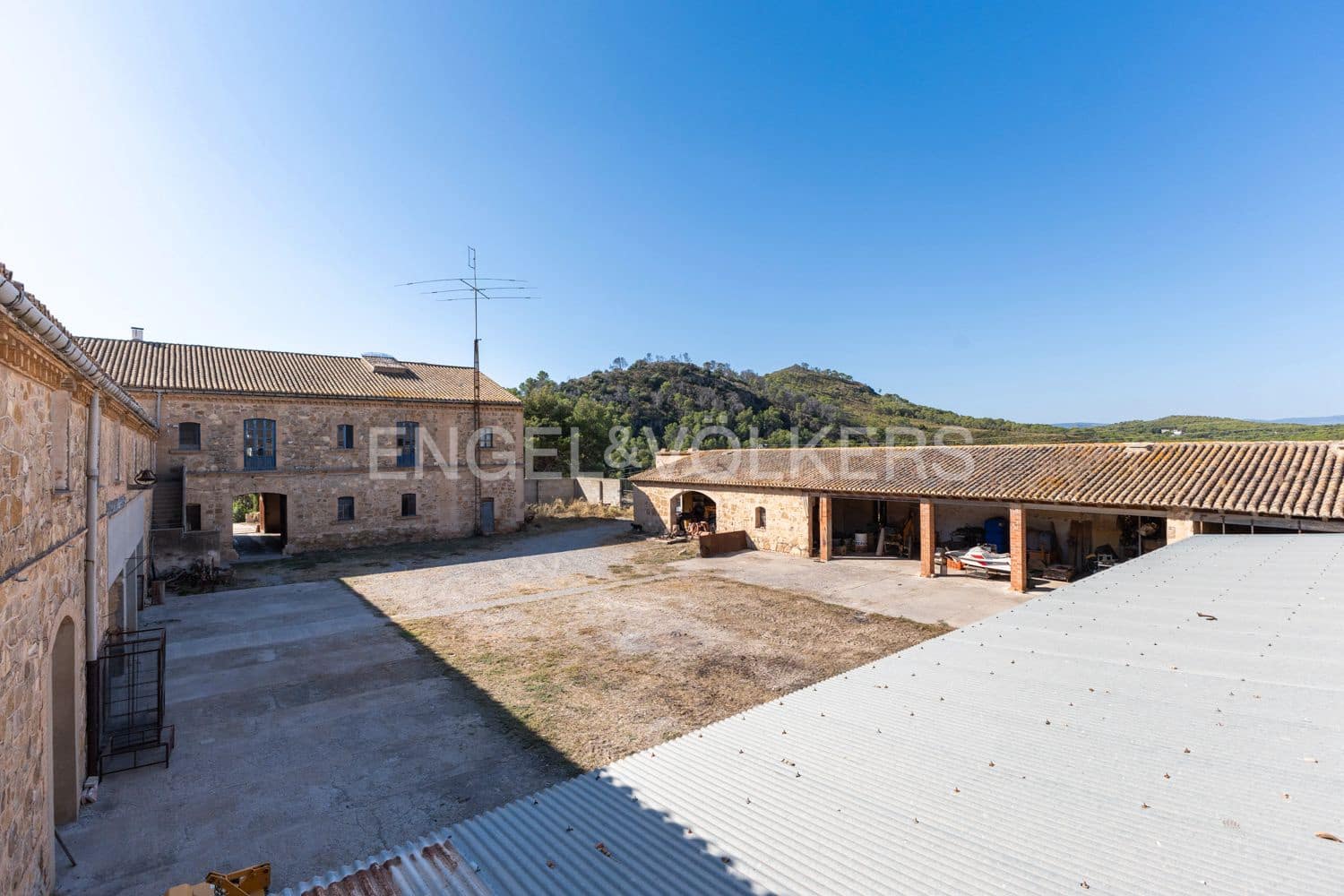 15 bedroom Finca/Country House for sale in Lliria with pool garage - € 1,680,000 (Ref: 9253854)