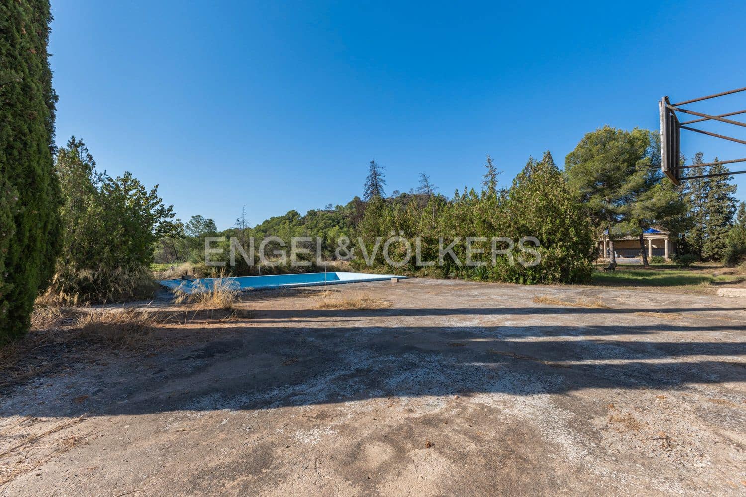 15 bedroom Finca/Country House for sale in Lliria with pool garage - € 1,680,000 (Ref: 9253854)