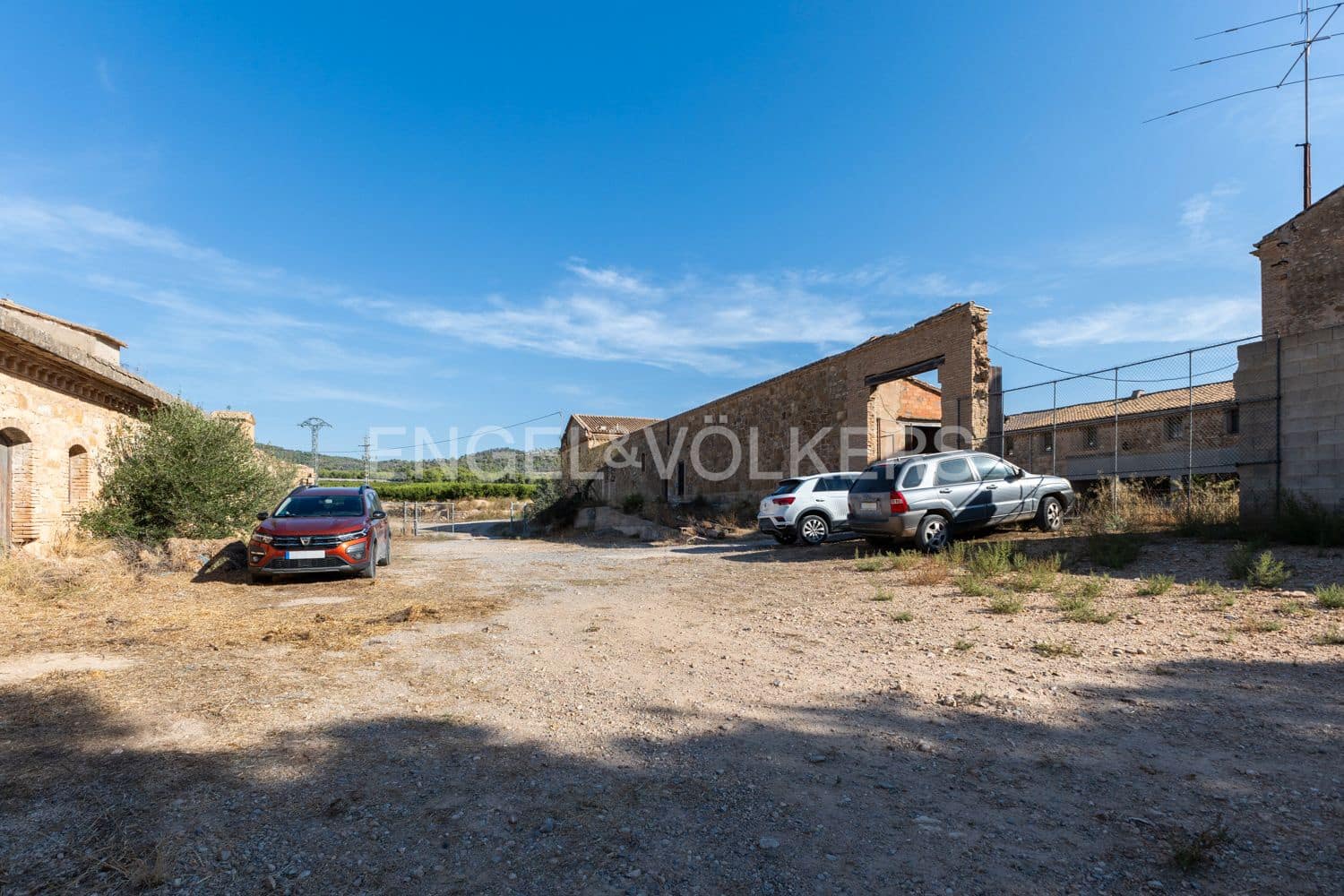 15 bedroom Finca/Country House for sale in Lliria with pool garage - € 1,680,000 (Ref: 9253854)