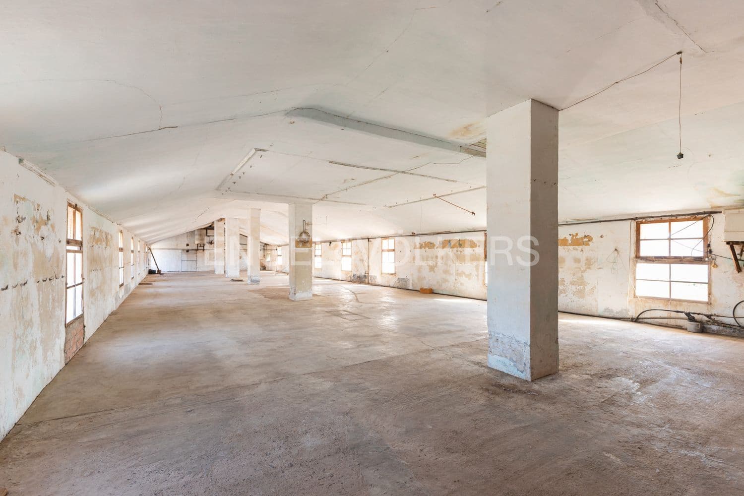 15 bedroom Finca/Country House for sale in Lliria with pool garage - € 1,680,000 (Ref: 9253854)