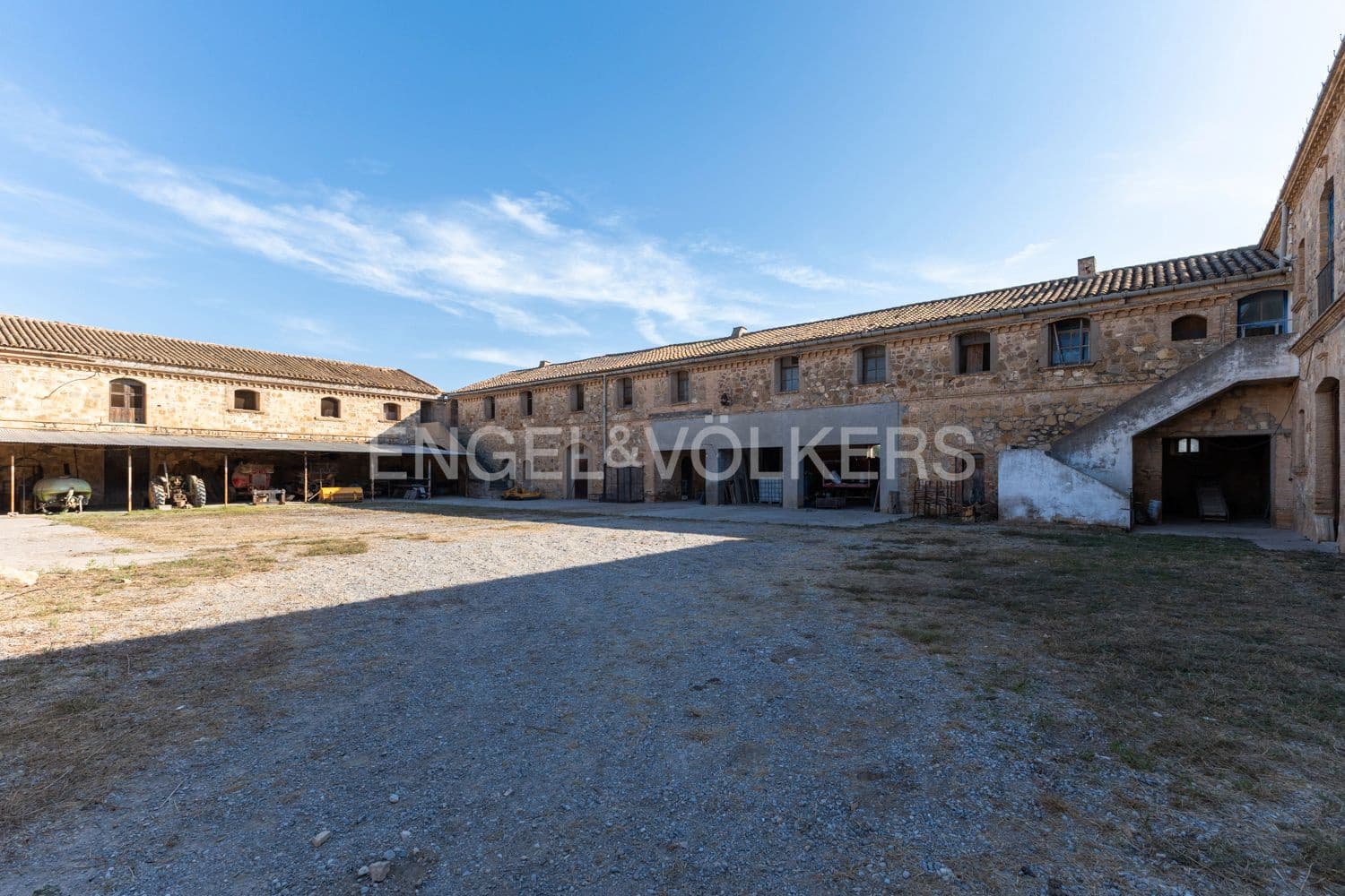 15 bedroom Finca/Country House for sale in Lliria with pool garage - € 1,680,000 (Ref: 9253854)