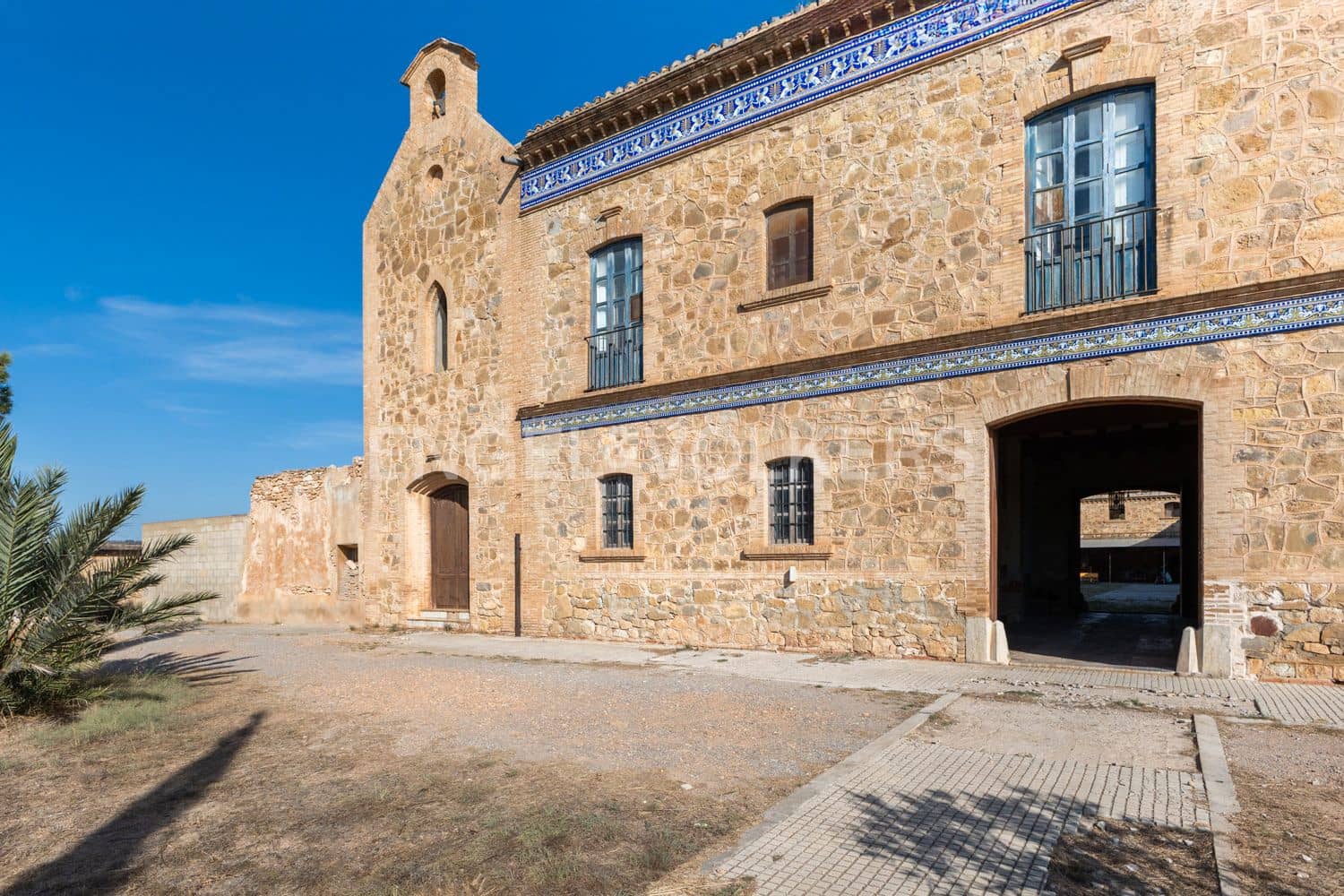 15 bedroom Finca/Country House for sale in Lliria with pool garage - € 1,680,000 (Ref: 9253854)