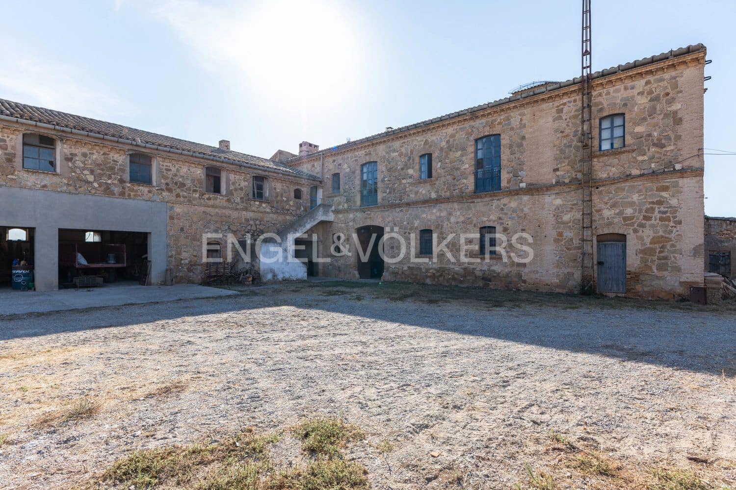 15 bedroom Finca/Country House for sale in Lliria with pool garage - € 1,680,000 (Ref: 9253854)