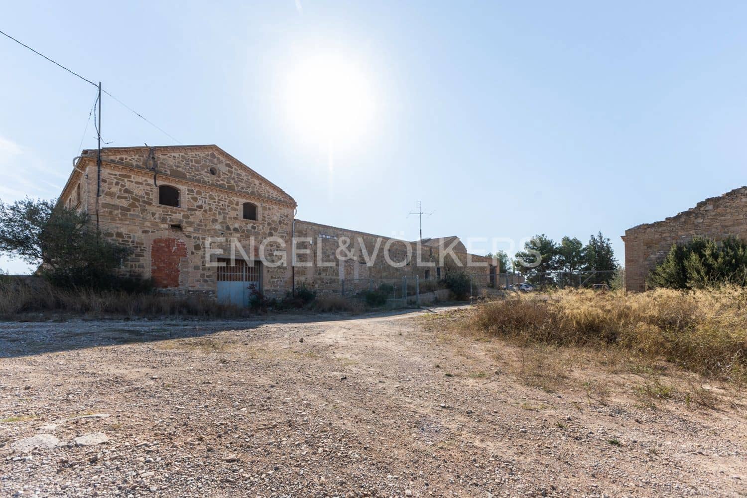15 bedroom Finca/Country House for sale in Lliria with pool garage - € 1,680,000 (Ref: 9253854)