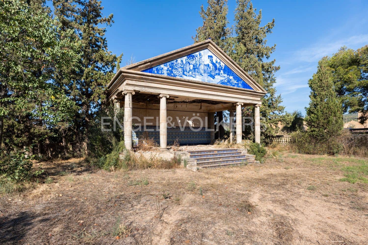 15 bedroom Finca/Country House for sale in Lliria with pool garage - € 1,680,000 (Ref: 9253854)