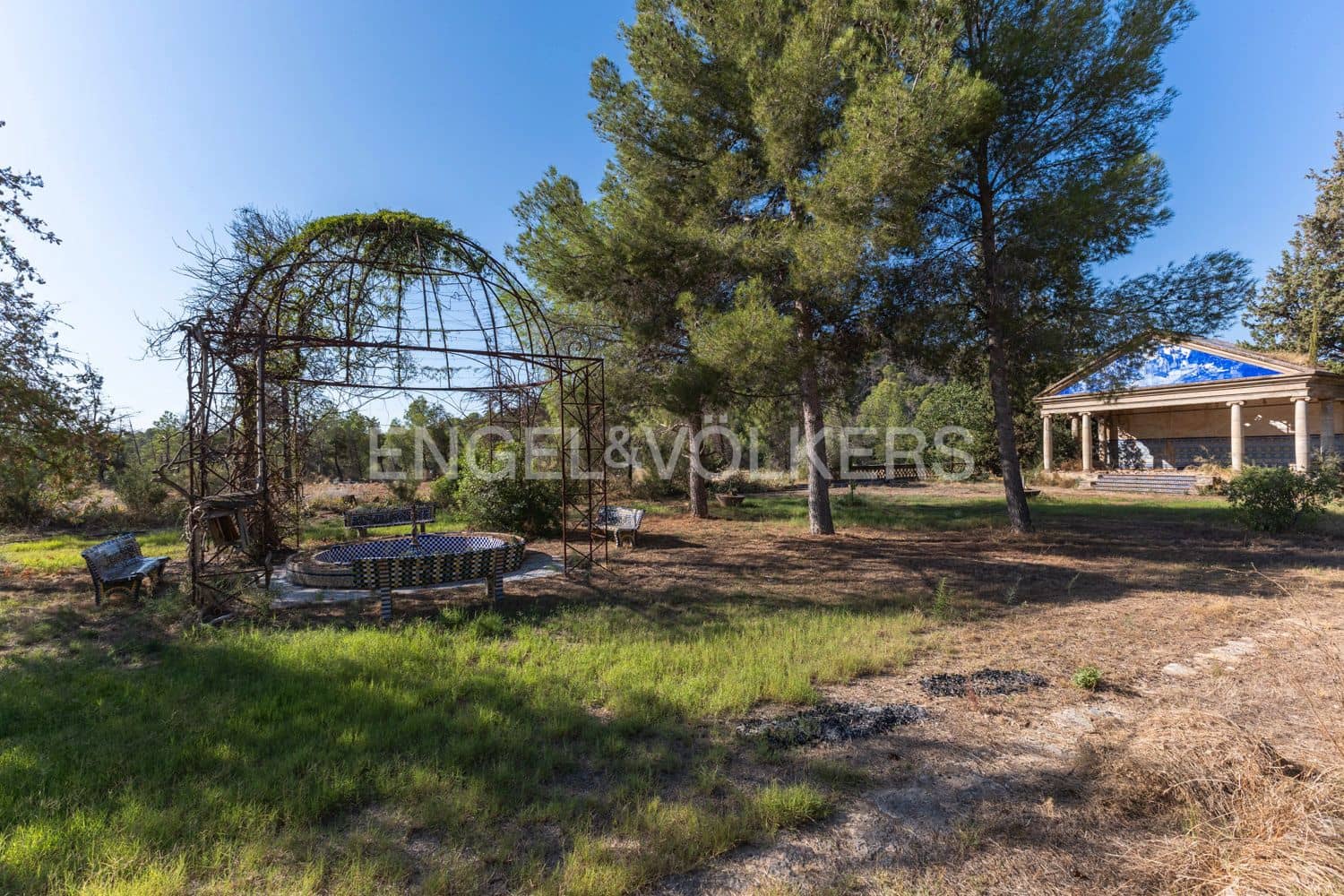 15 bedroom Finca/Country House for sale in Lliria with pool garage - € 1,680,000 (Ref: 9253854)
