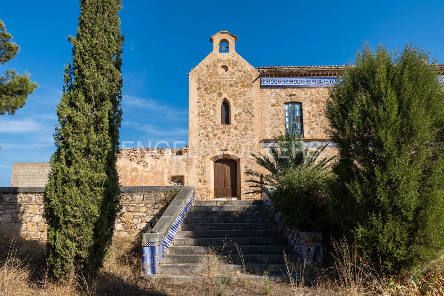 15 bedroom Finca/Country House for sale in Lliria with pool garage - € 1,680,000 (Ref: 9253854)