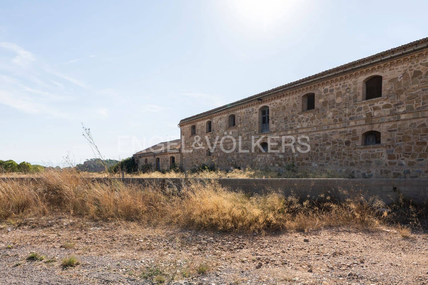 15 bedroom Finca/Country House for sale in Lliria with pool garage - € 1,680,000 (Ref: 9253854)