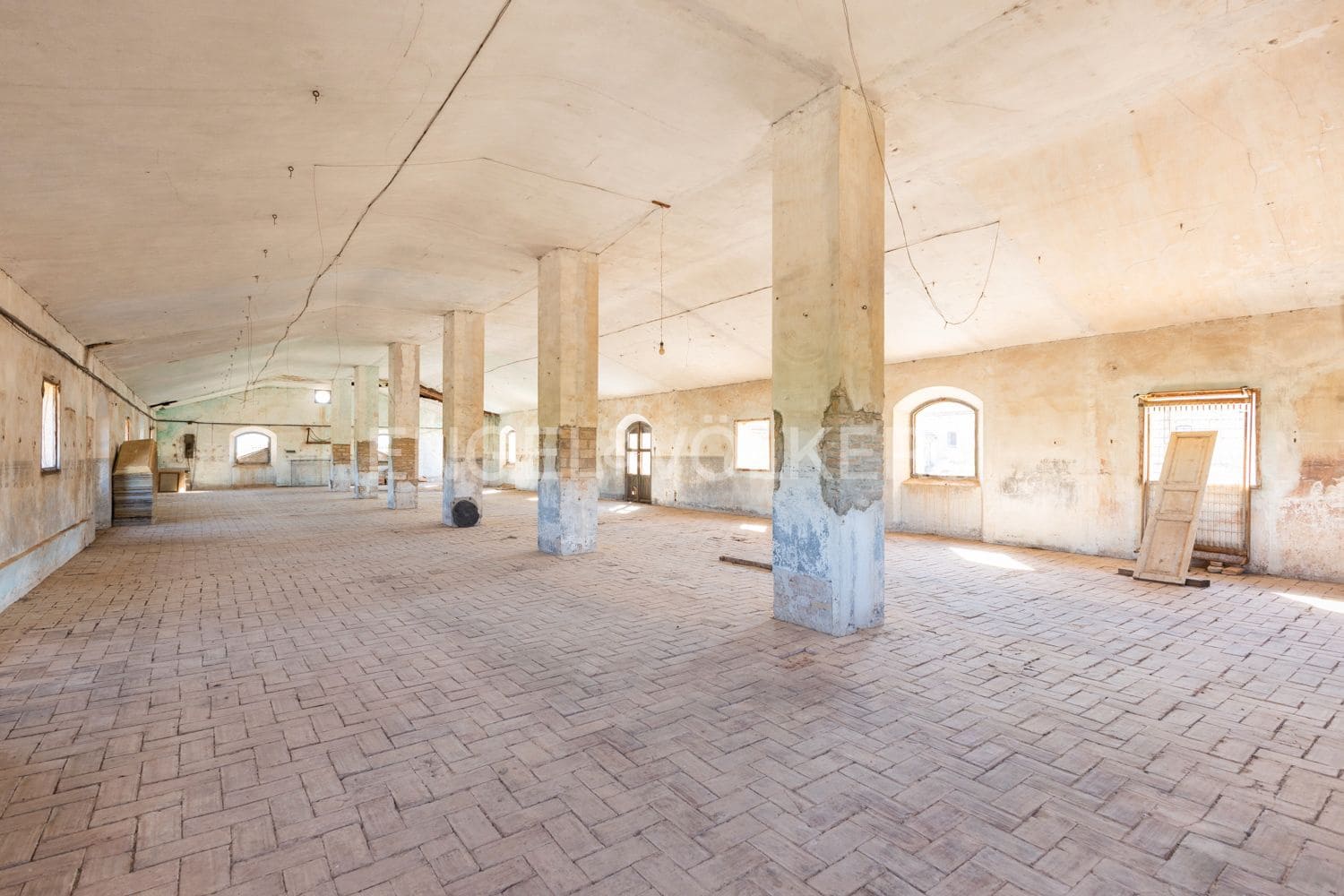 15 bedroom Finca/Country House for sale in Lliria with pool garage - € 1,680,000 (Ref: 9253854)