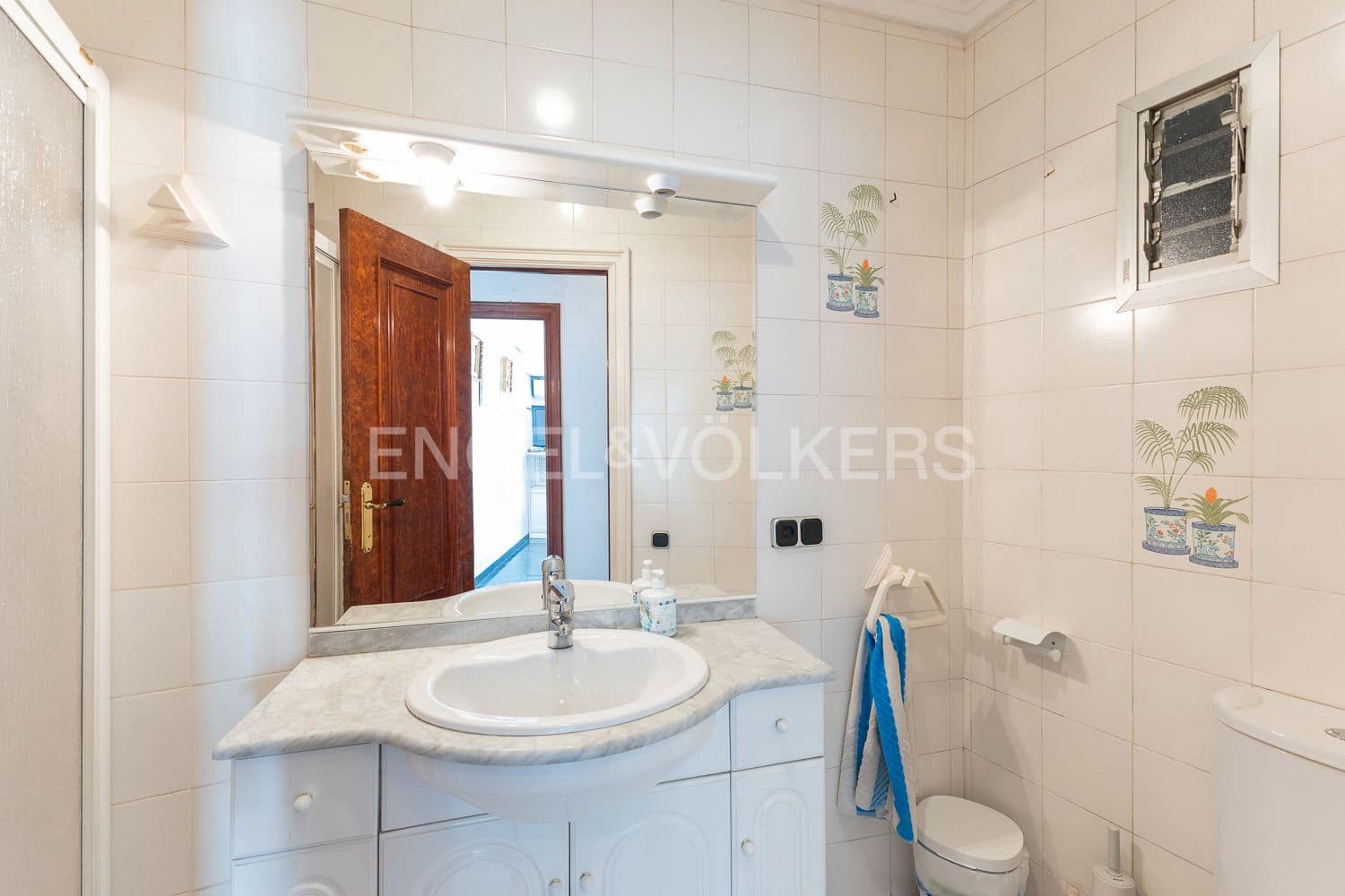 5 bedroom Flat for sale in Valencia city with garage - € 880,000 (Ref: 9261952)