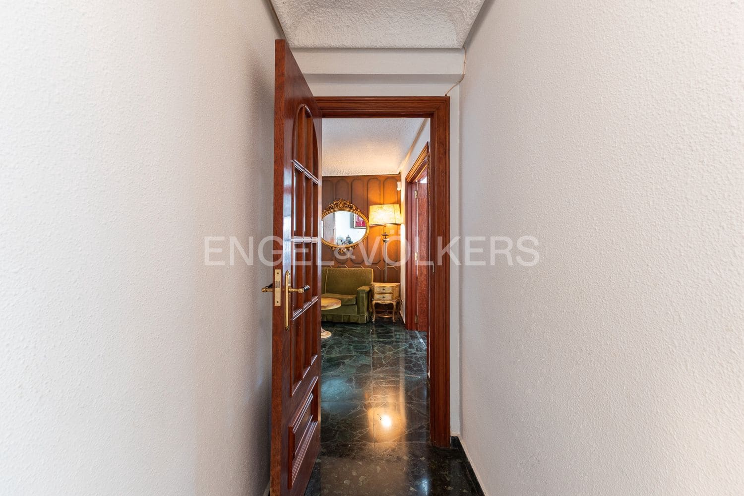 5 bedroom Flat for sale in Valencia city with garage - € 880,000 (Ref: 9261952)