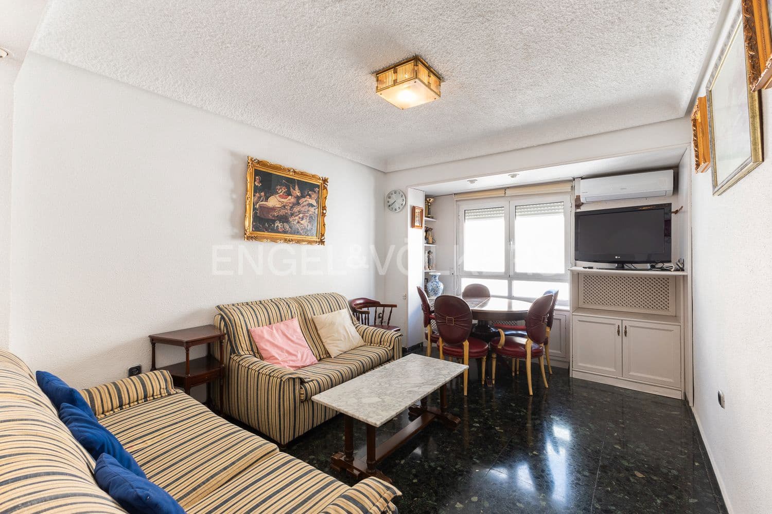 5 bedroom Flat for sale in Valencia city with garage - € 880,000 (Ref: 9261952)