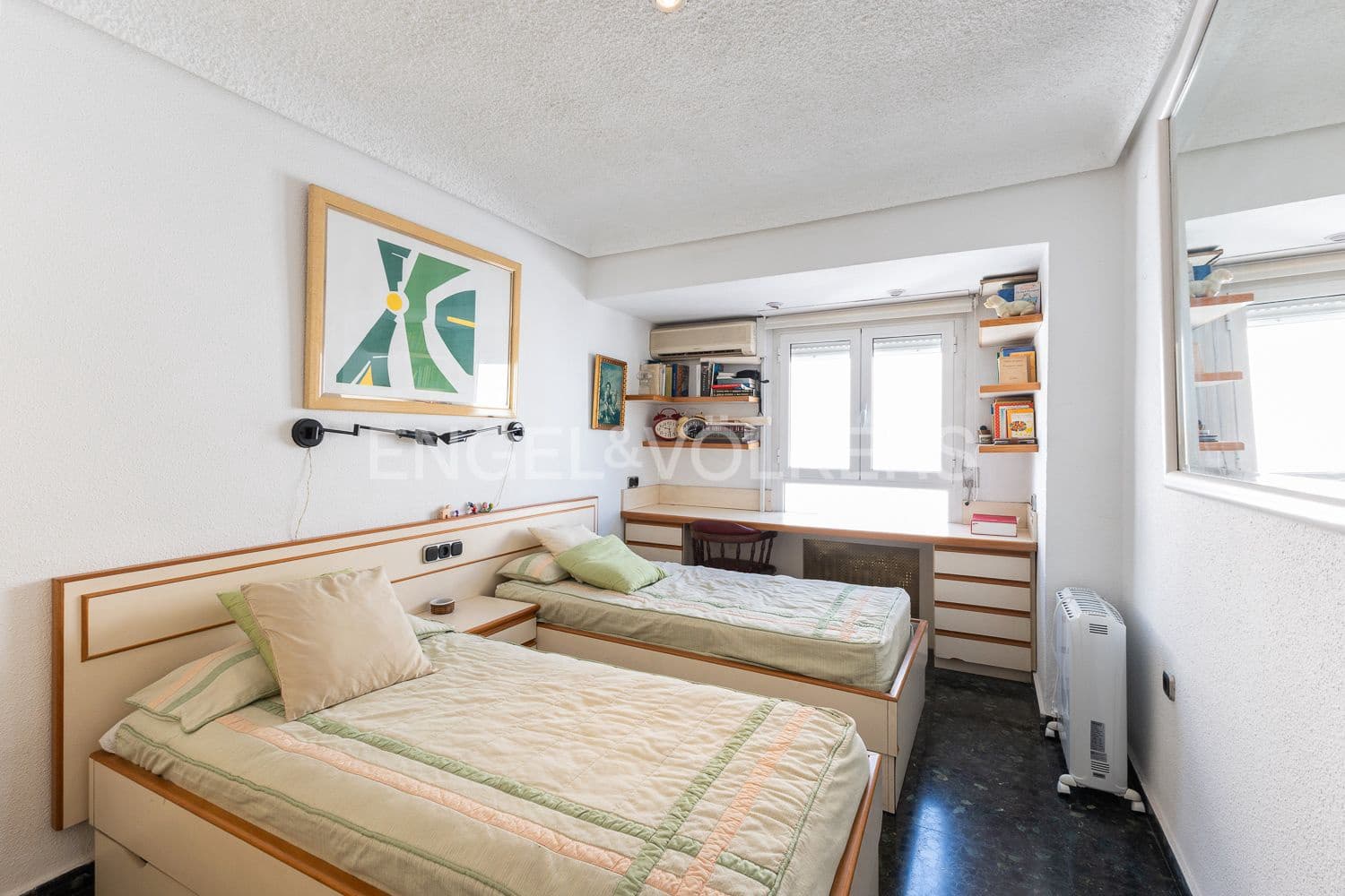 5 bedroom Flat for sale in Valencia city with garage - € 880,000 (Ref: 9261952)