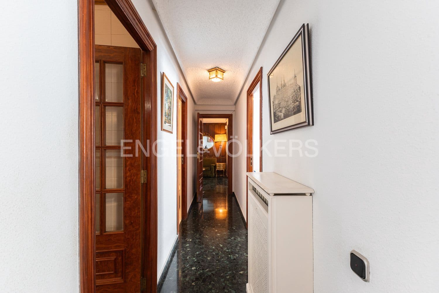 5 bedroom Flat for sale in Valencia city with garage - € 880,000 (Ref: 9261952)