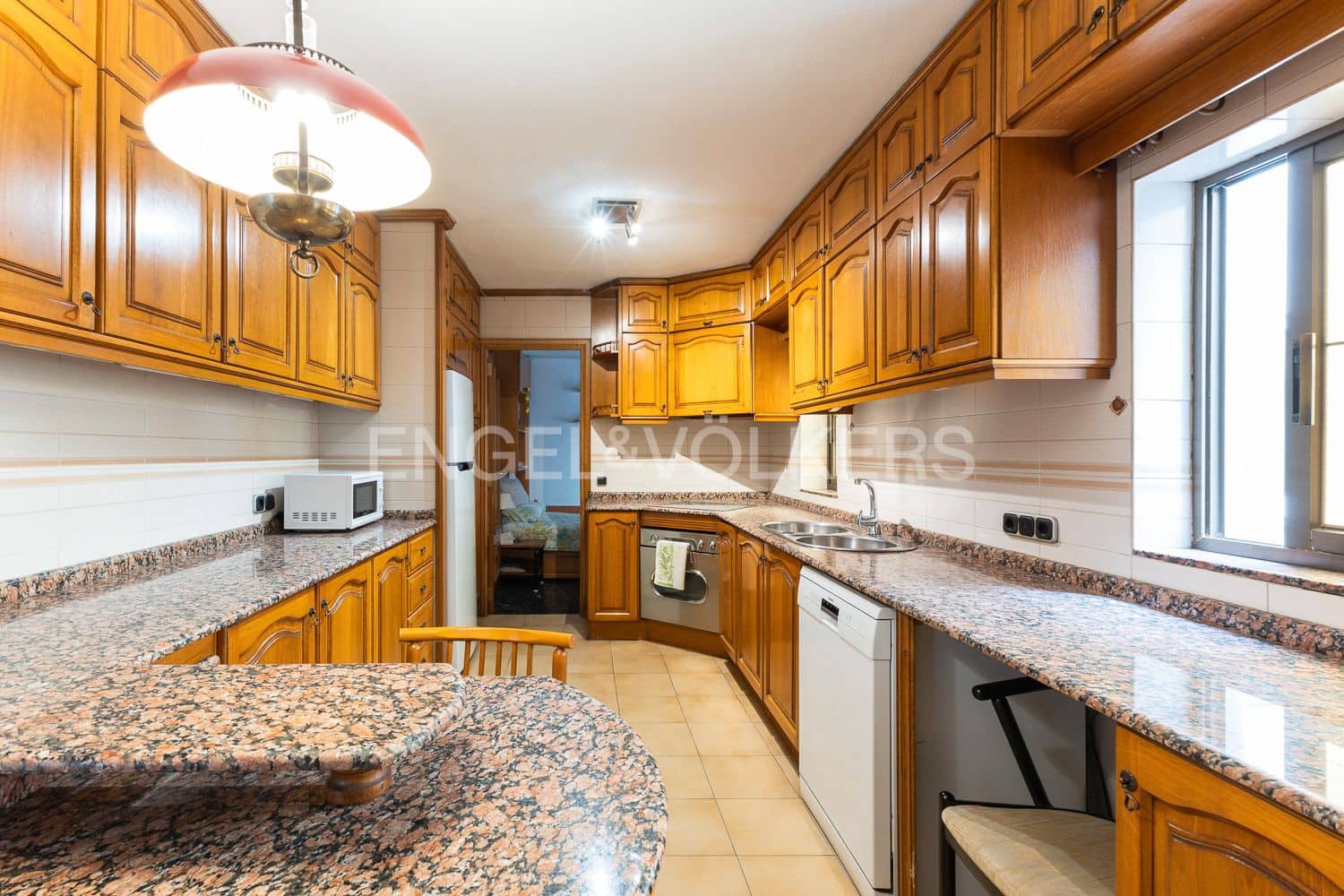 5 bedroom Flat for sale in Valencia city with garage - € 880,000 (Ref: 9261952)