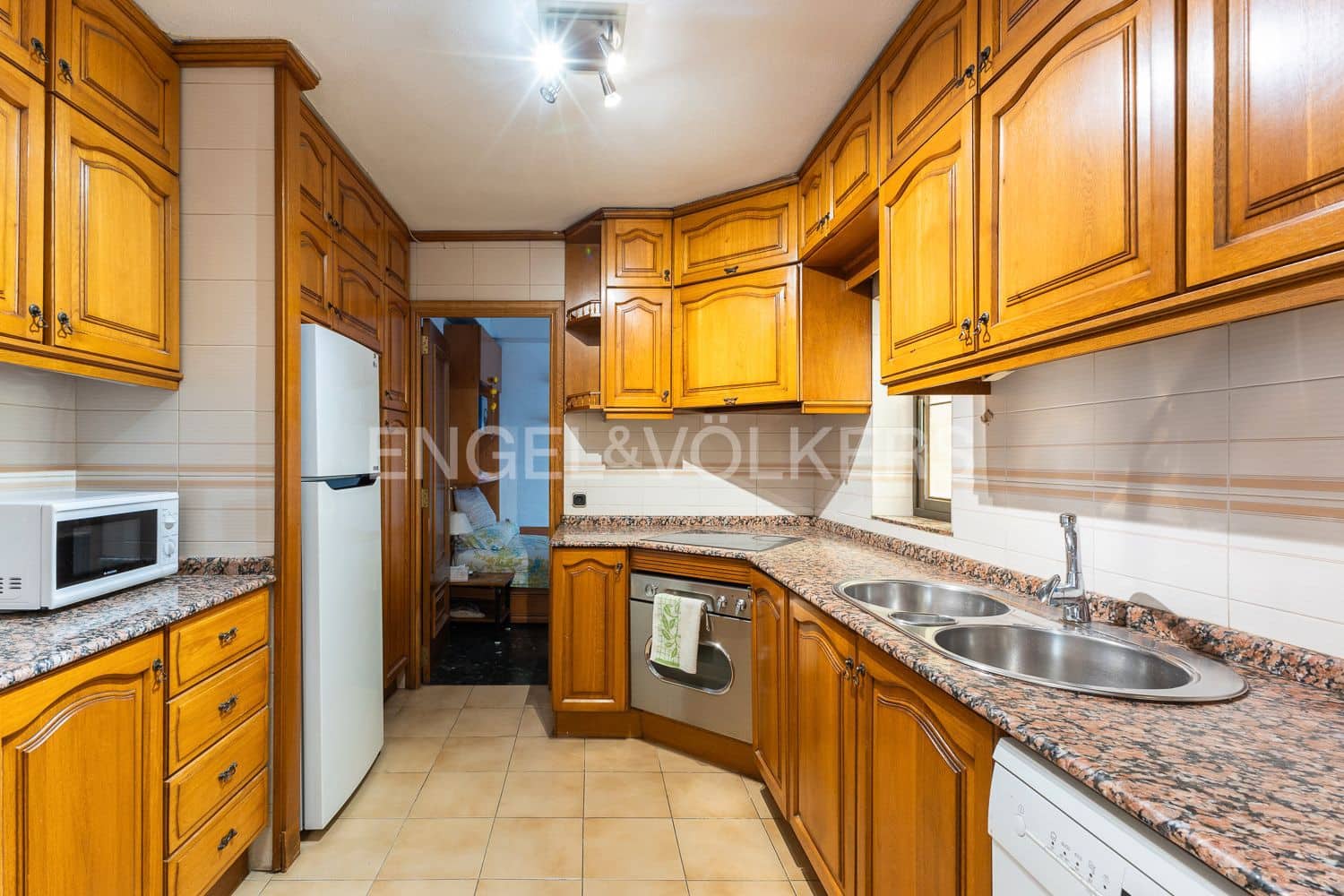 5 bedroom Flat for sale in Valencia city with garage - € 880,000 (Ref: 9261952)
