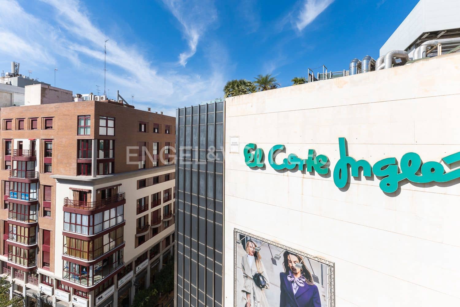 5 bedroom Flat for sale in Valencia city with garage - € 880,000 (Ref: 9261952)