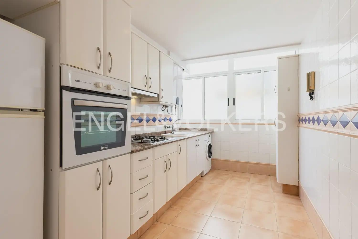 2 soveværelse Lejlighed til leje i Valencia by - € 1.250 (Ref: 9897482)
