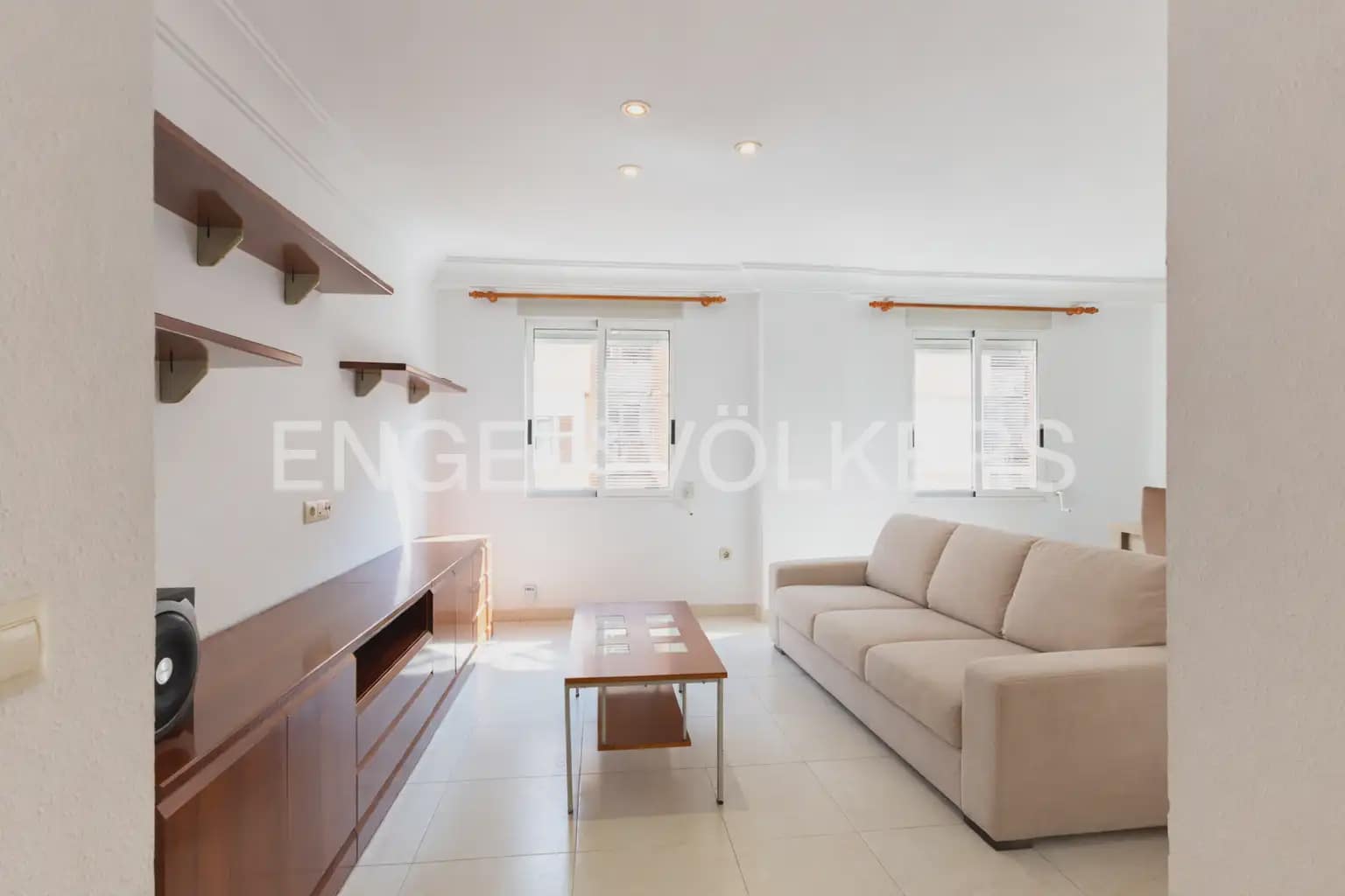 2 soveværelse Lejlighed til leje i Valencia by - € 1.250 (Ref: 9897482)