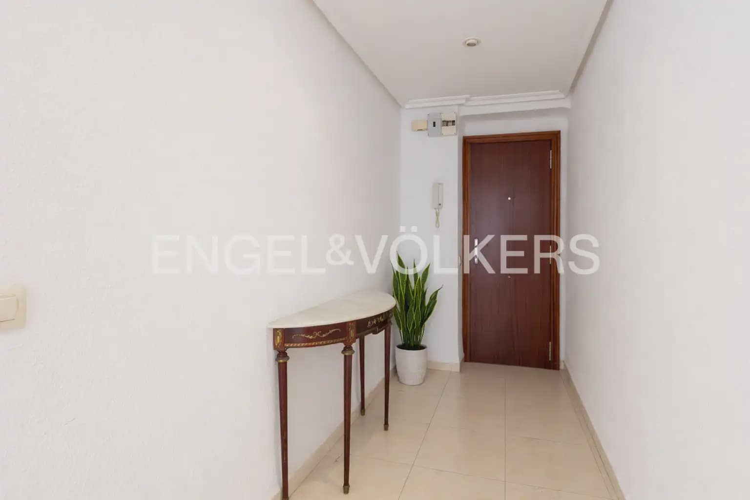2 soveværelse Lejlighed til leje i Valencia by - € 1.250 (Ref: 9897482)