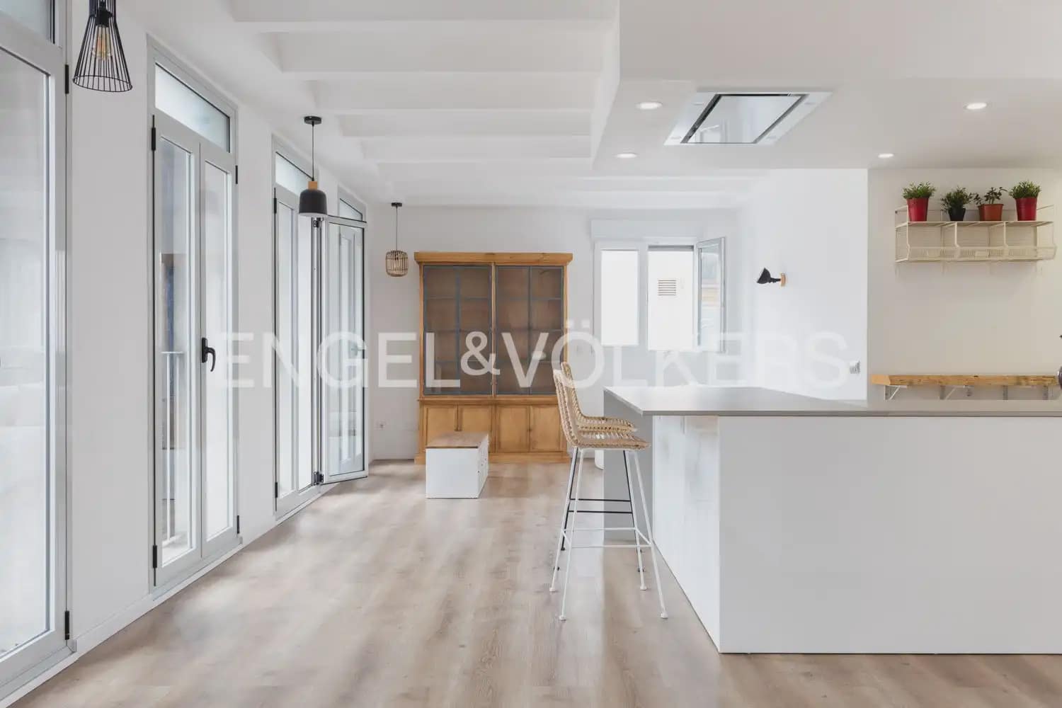 2 Zimmer Wohnung zu vermieten in Valencia Stadt - 2.400 € (Ref: 9897484)