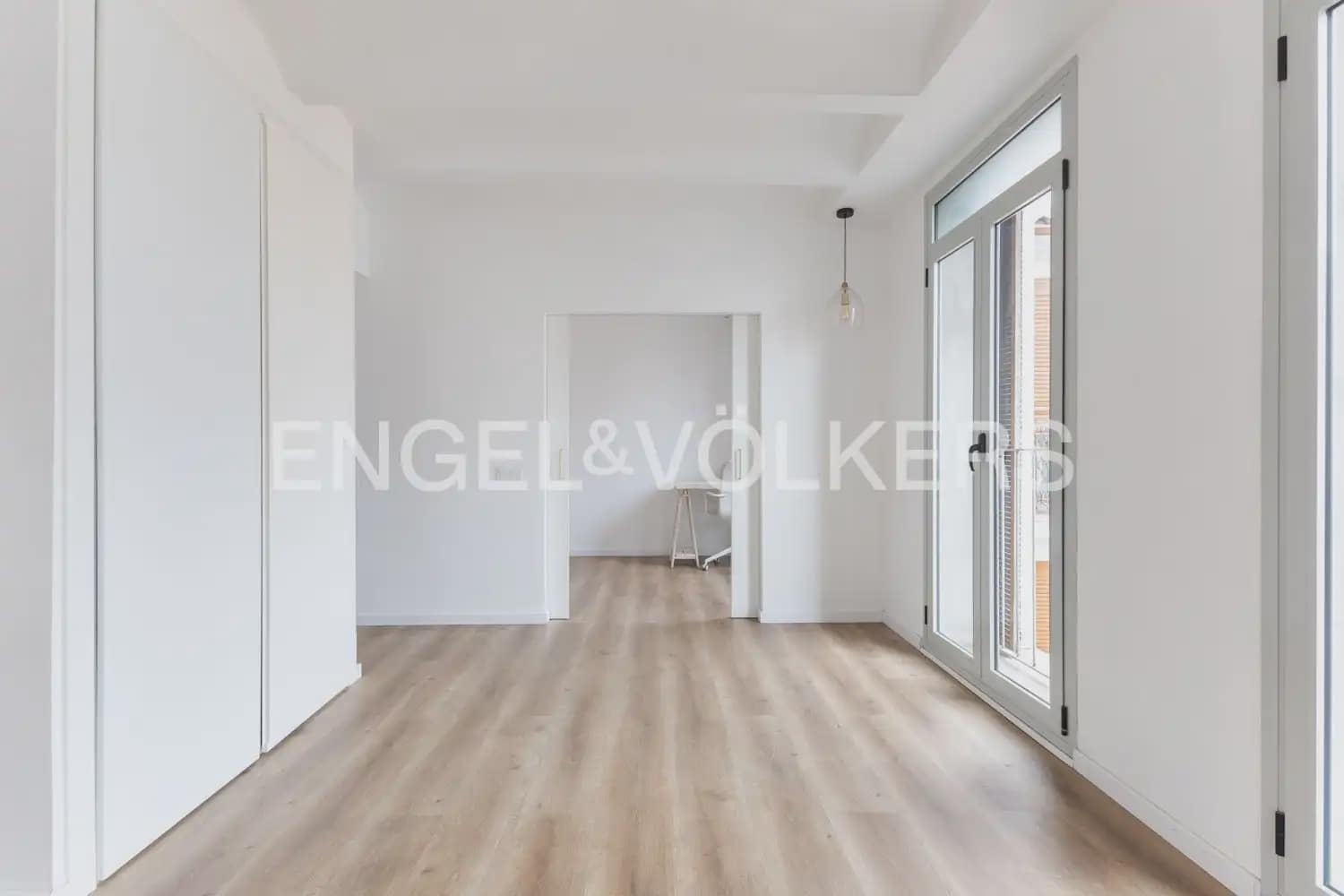 2 Zimmer Wohnung zu vermieten in Valencia Stadt - 2.400 € (Ref: 9897484)