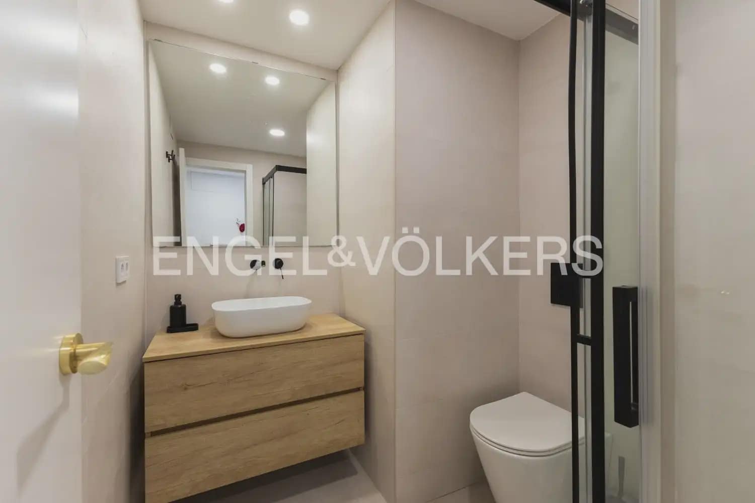 2 Zimmer Wohnung zu vermieten in Valencia Stadt - 2.400 € (Ref: 9897484)