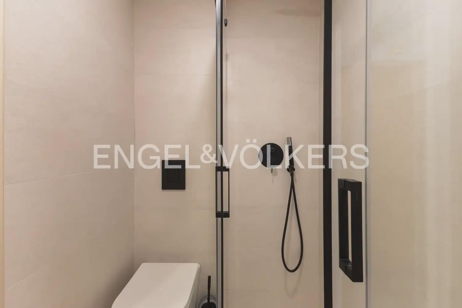 2 Zimmer Wohnung zu vermieten in Valencia Stadt - 2.400 € (Ref: 9897484)