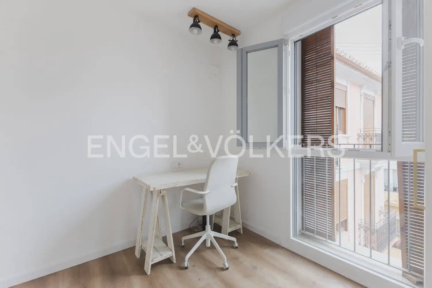 2 Zimmer Wohnung zu vermieten in Valencia Stadt - 2.400 € (Ref: 9897484)