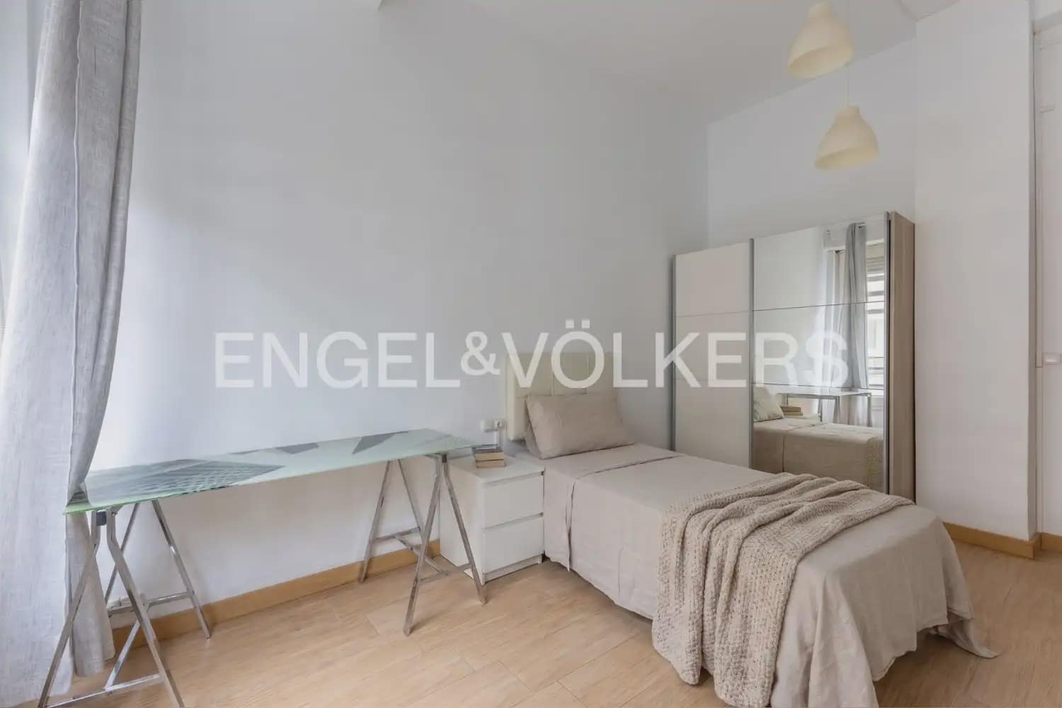 4 camera da letto Appartamento da affittare in Valencia citta - 1.800 € (Rif: 9897485)