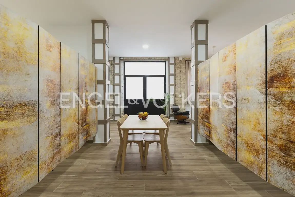 60 soveværelse Lejlighed til leje i Valencia by - € 1.300 (Ref: 9897486)