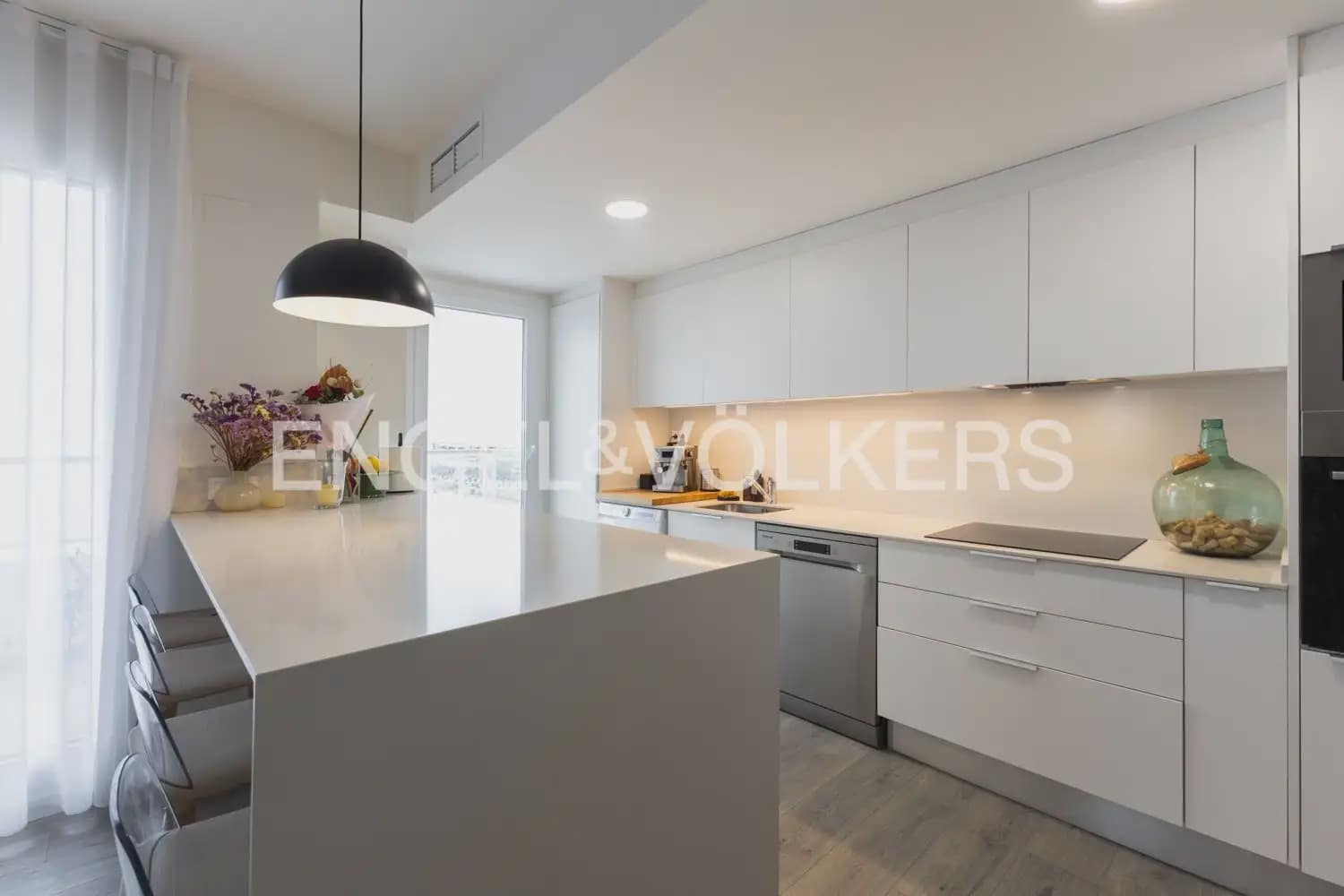 2 sovrum Lägenhet till salu i Valencia stad med pool garage - 475 000 € (Ref: 9897488)